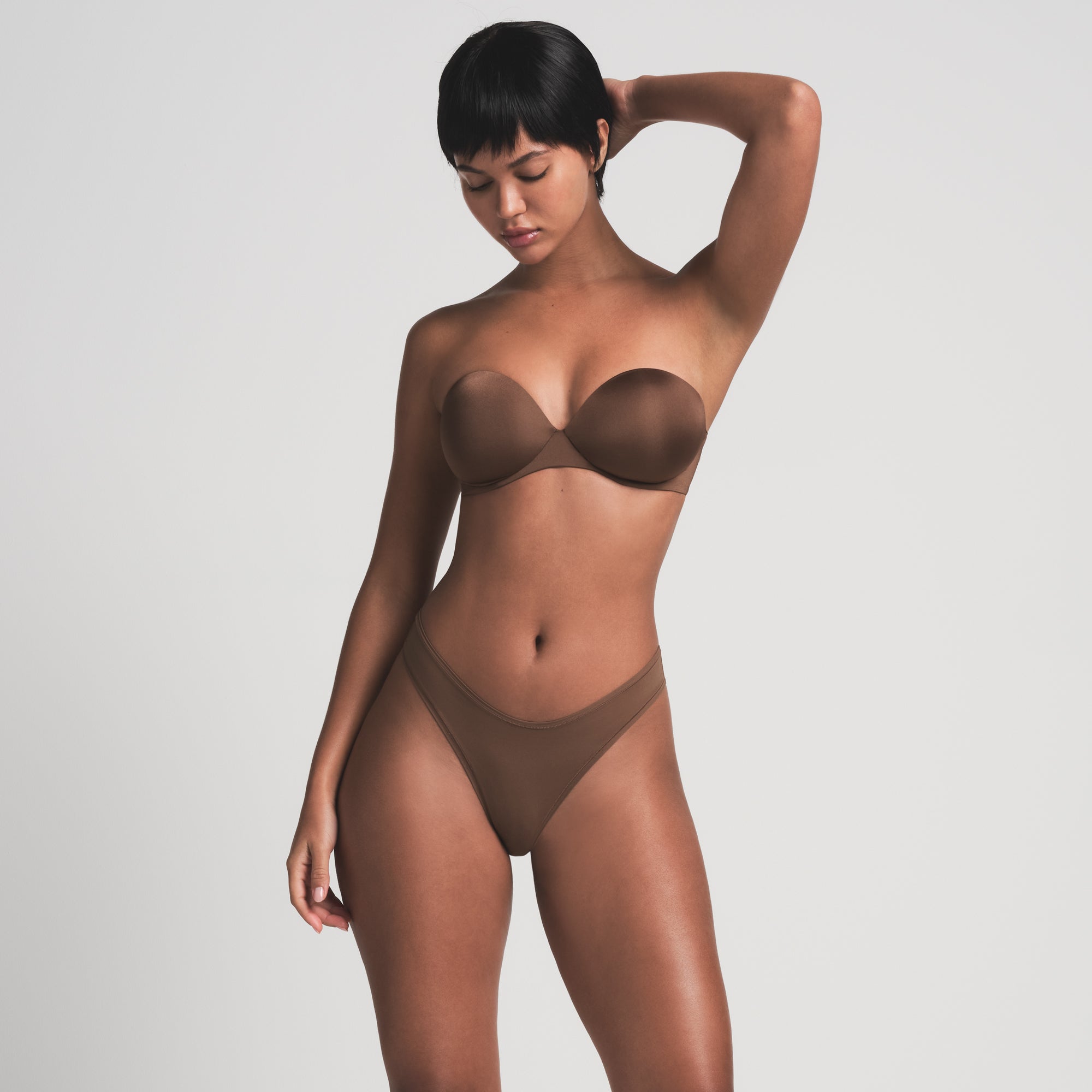 SKIMS ULTIMATE STRAPLESS PUSH-UP BRA | JASPER - Image 3