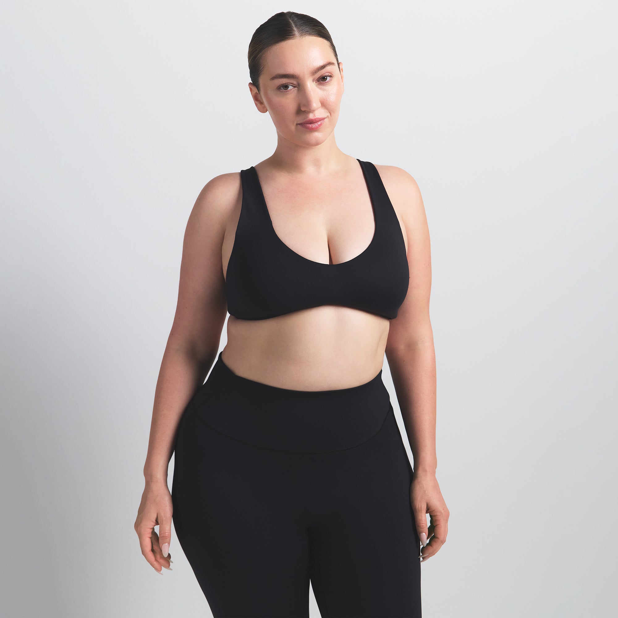 NikeSKIMS MATTE SHAPING SCOOP BRA | OBSIDIAN - Image 7