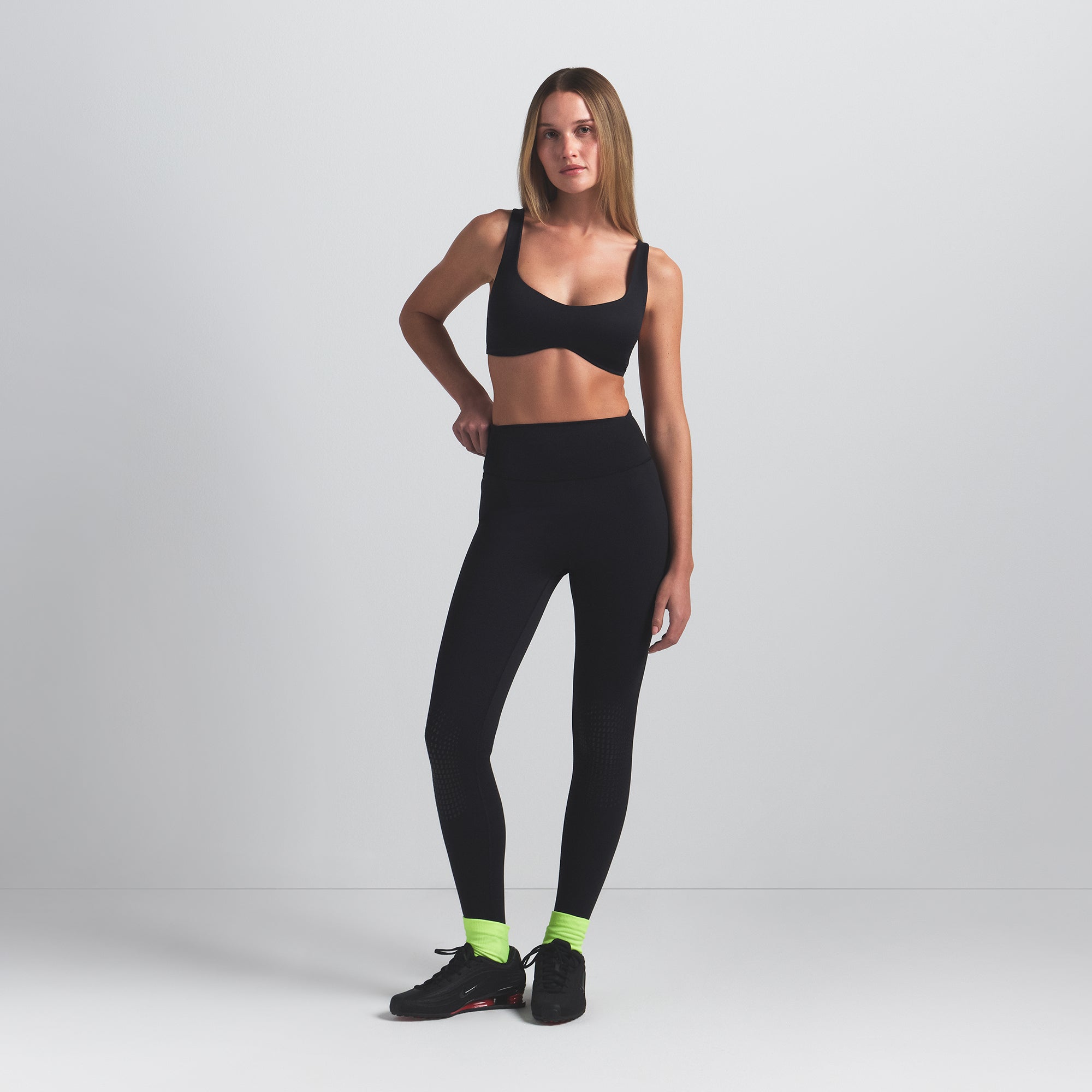 NikeSKIMS MATTE SHAPING SCOOP BRA | OBSIDIAN - Image 2