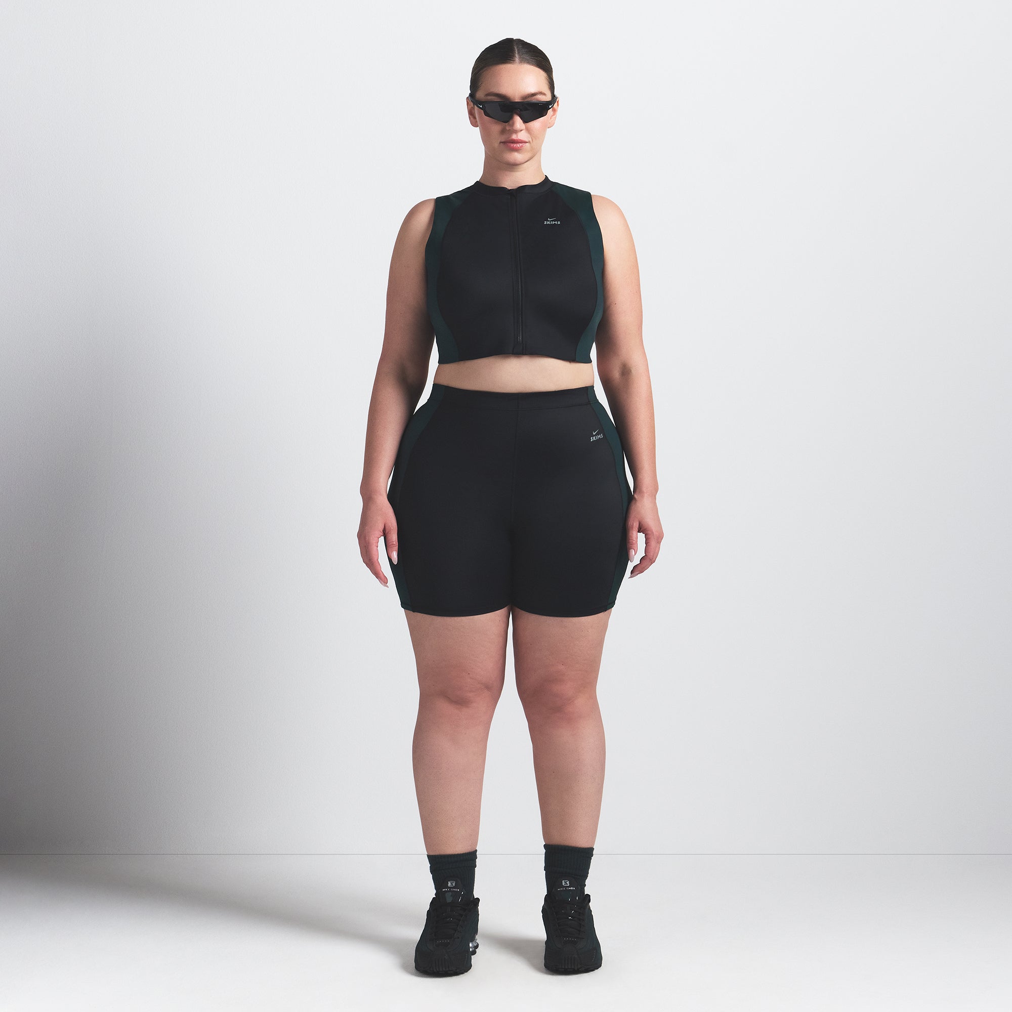 NikeSKIMS SHINE FRONT ZIP BRA | OBSIDIAN AND DARK TEAL - Image 5