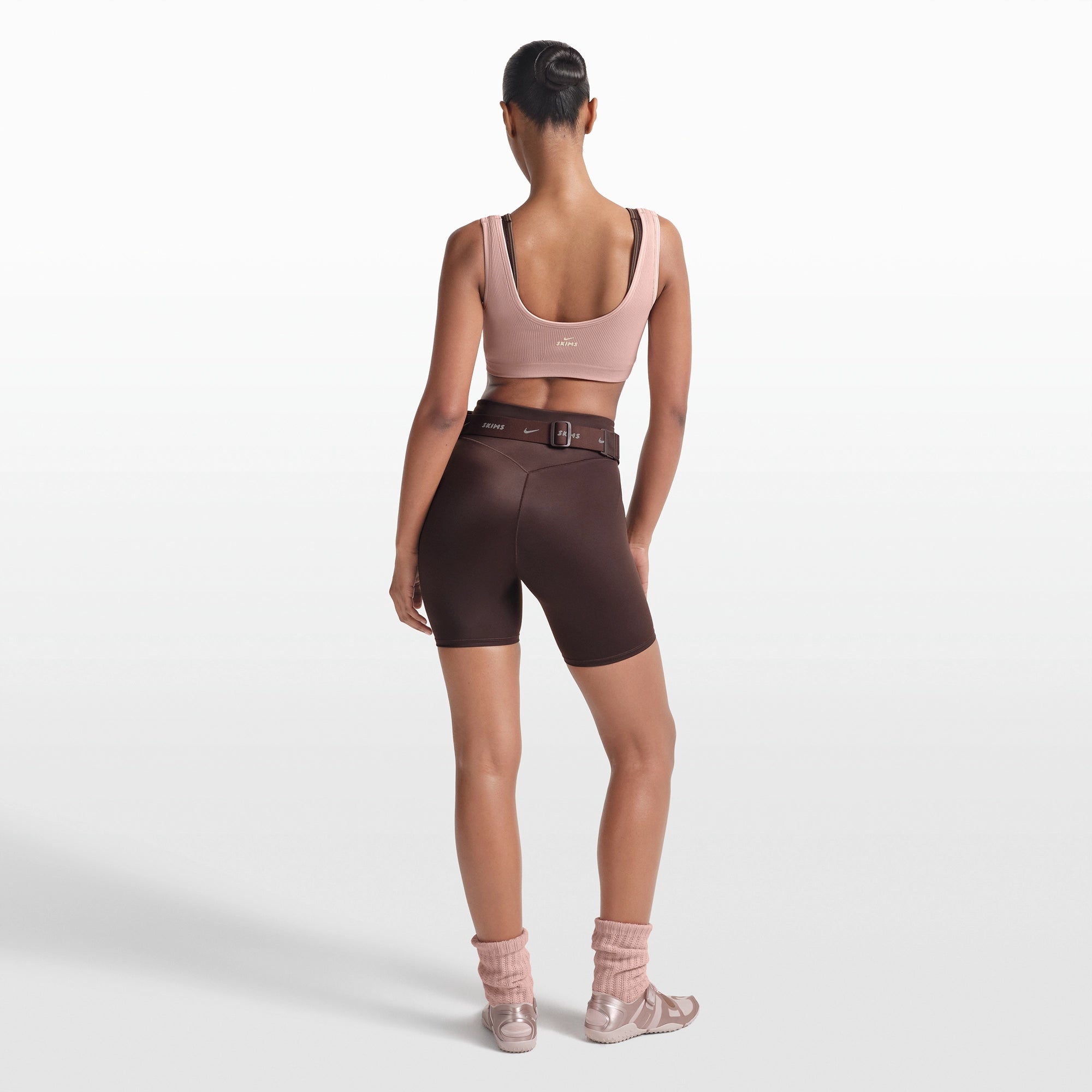 NikeSKIMS RIBBED SEAMLESS SCOOP BRA | HIMALAYAN - Image 7