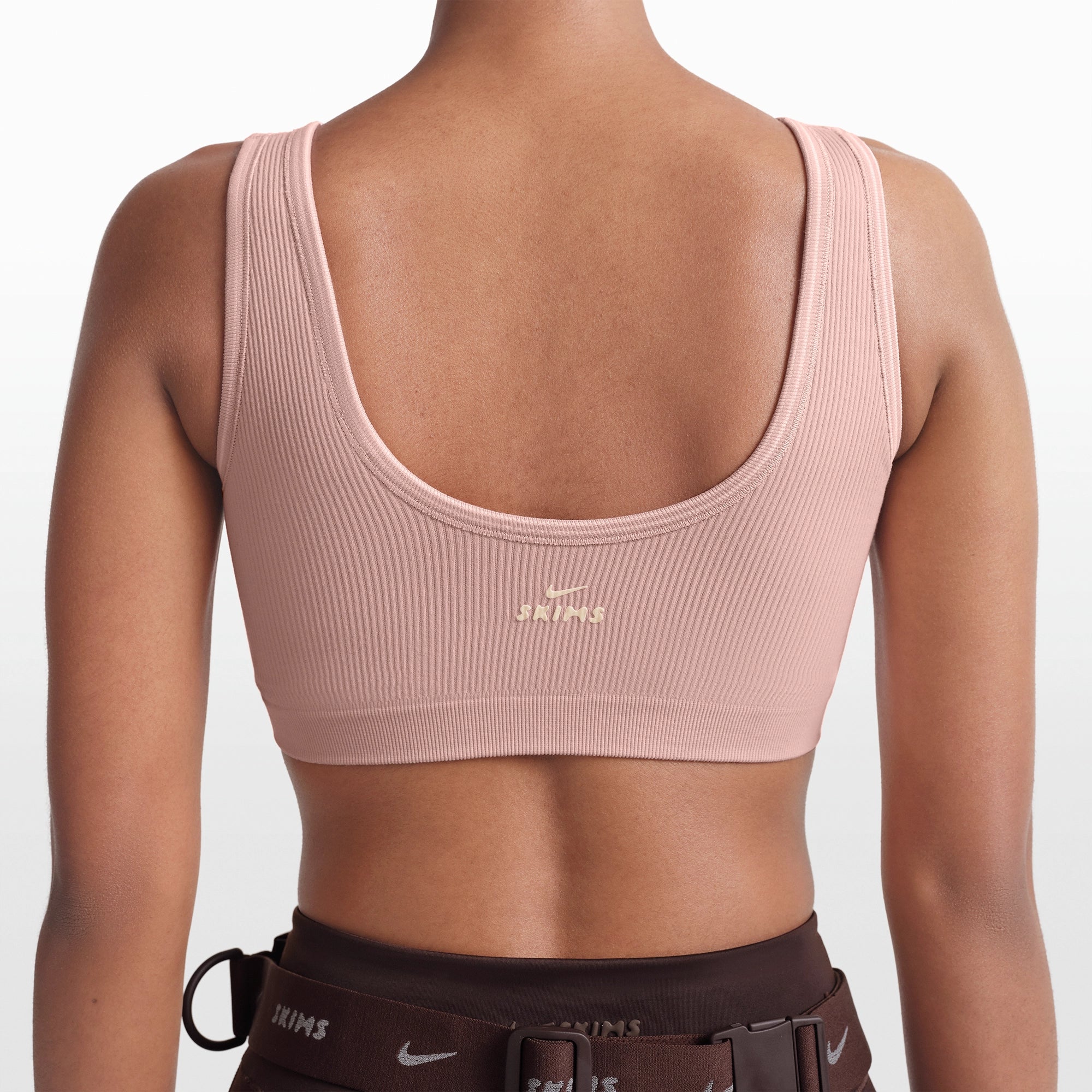 NikeSKIMS RIBBED SEAMLESS SCOOP BRA | HIMALAYAN - Image 5