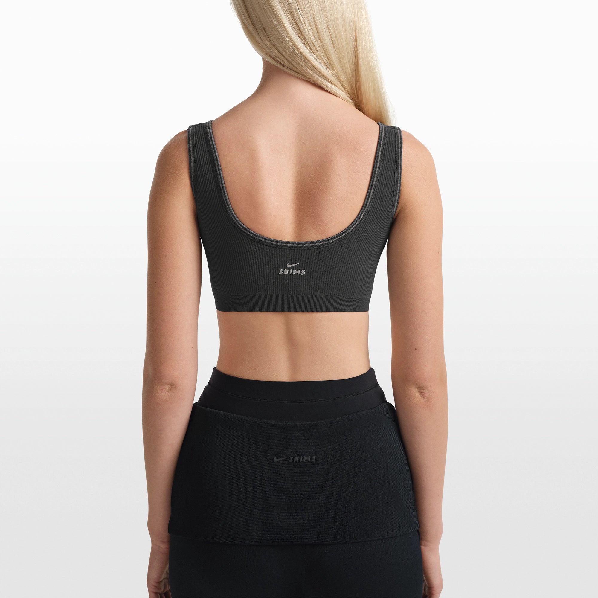 NikeSKIMS RIBBED SEAMLESS SCOOP BRA | OBSIDIAN - Image 6