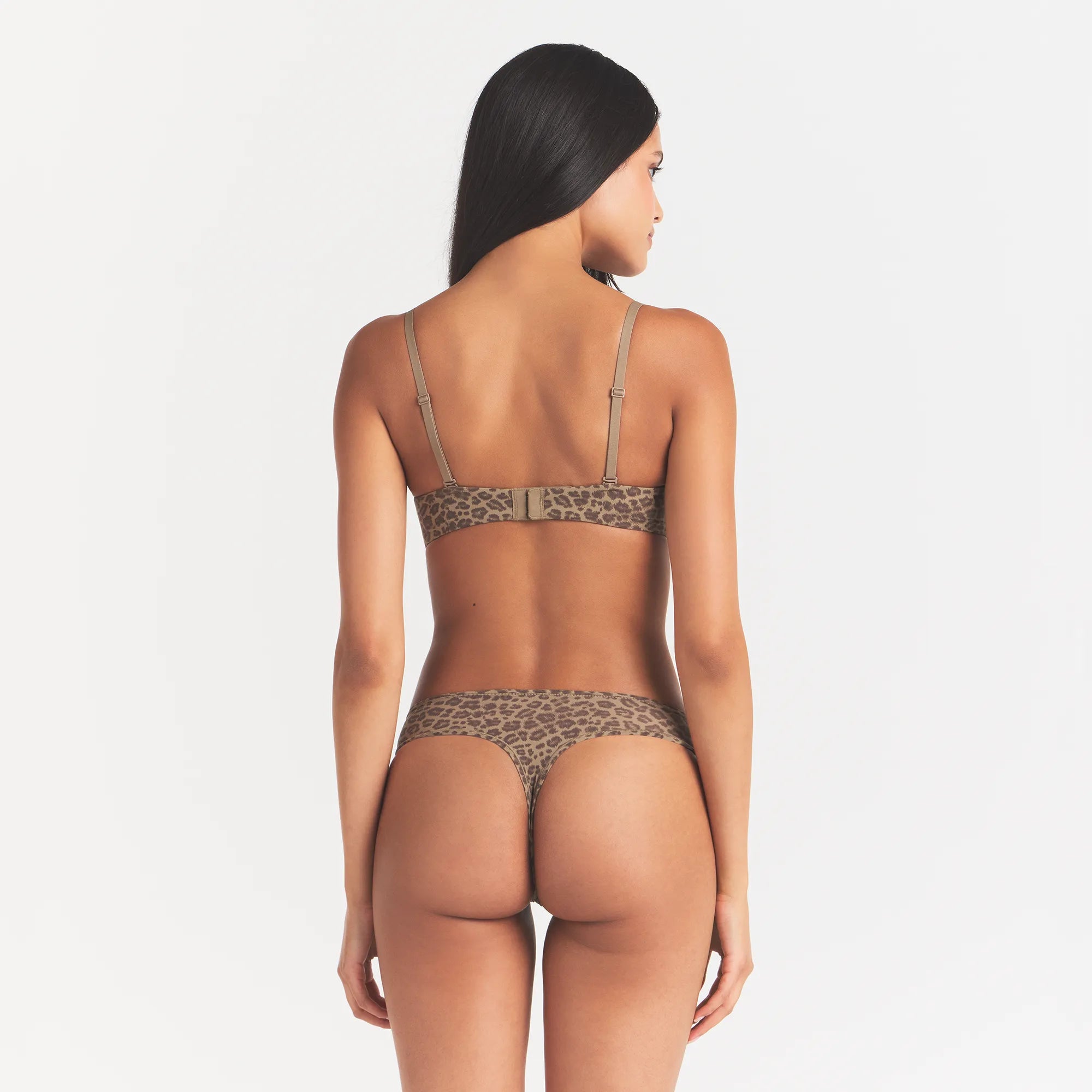 FITS EVERYBODY T-SHIRT BRA | DESERT LEOPARD INK PRINT - Image 4