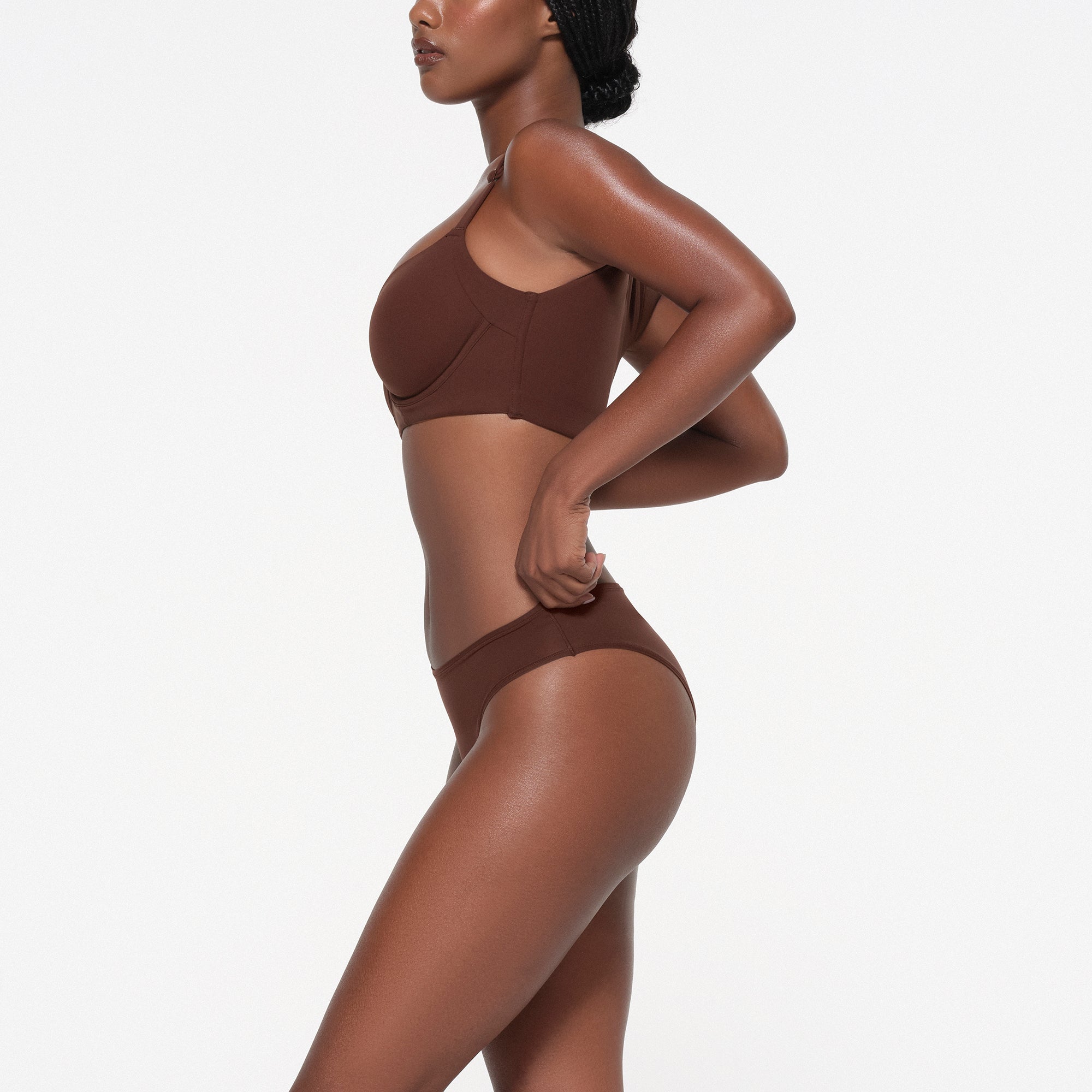 FITS EVERYBODY BACK SMOOTHING FULL COVERAGE BRA | COCOA - Image 3