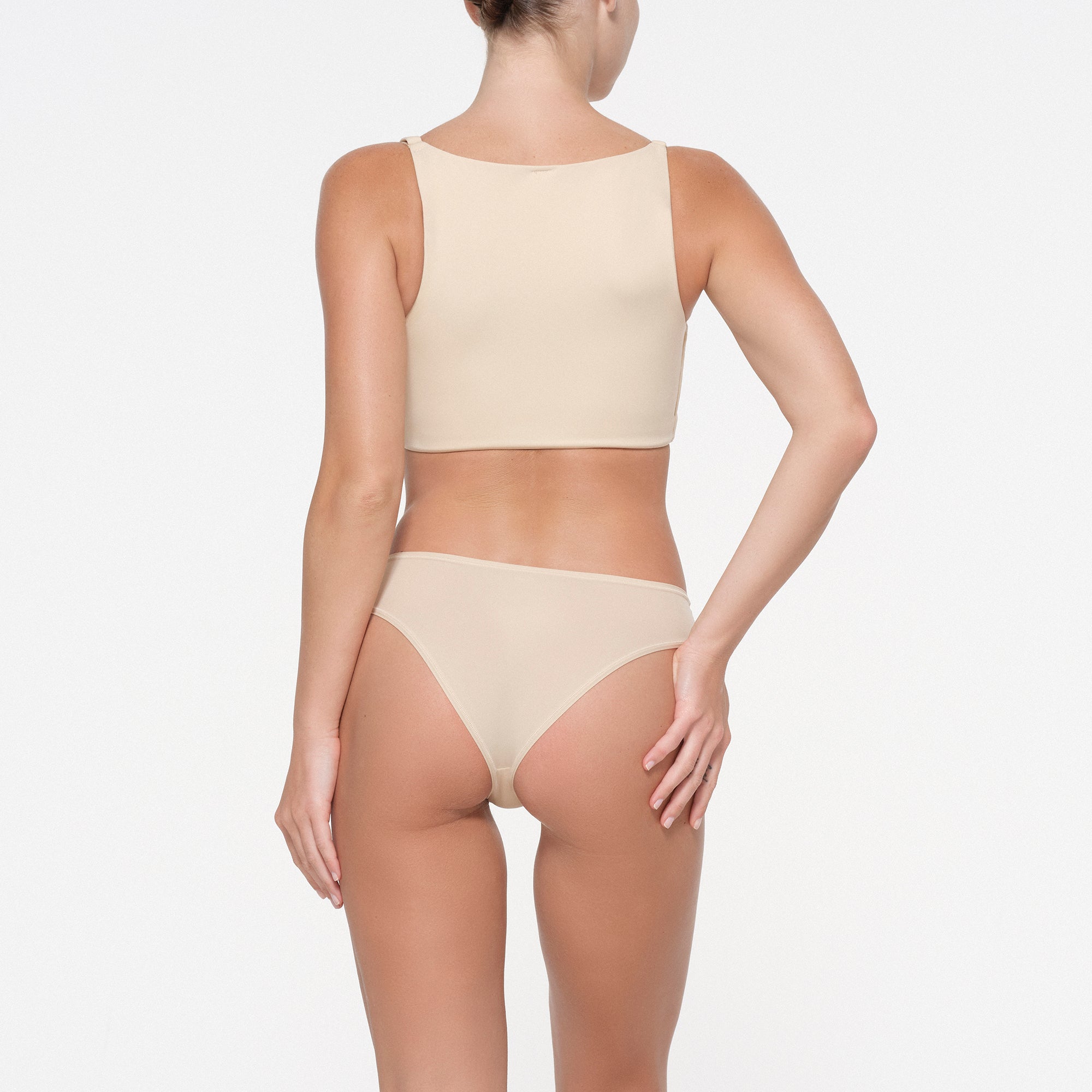 FITS EVERYBODY BACK SMOOTHING FULL COVERAGE BRA | SAND - Image 4