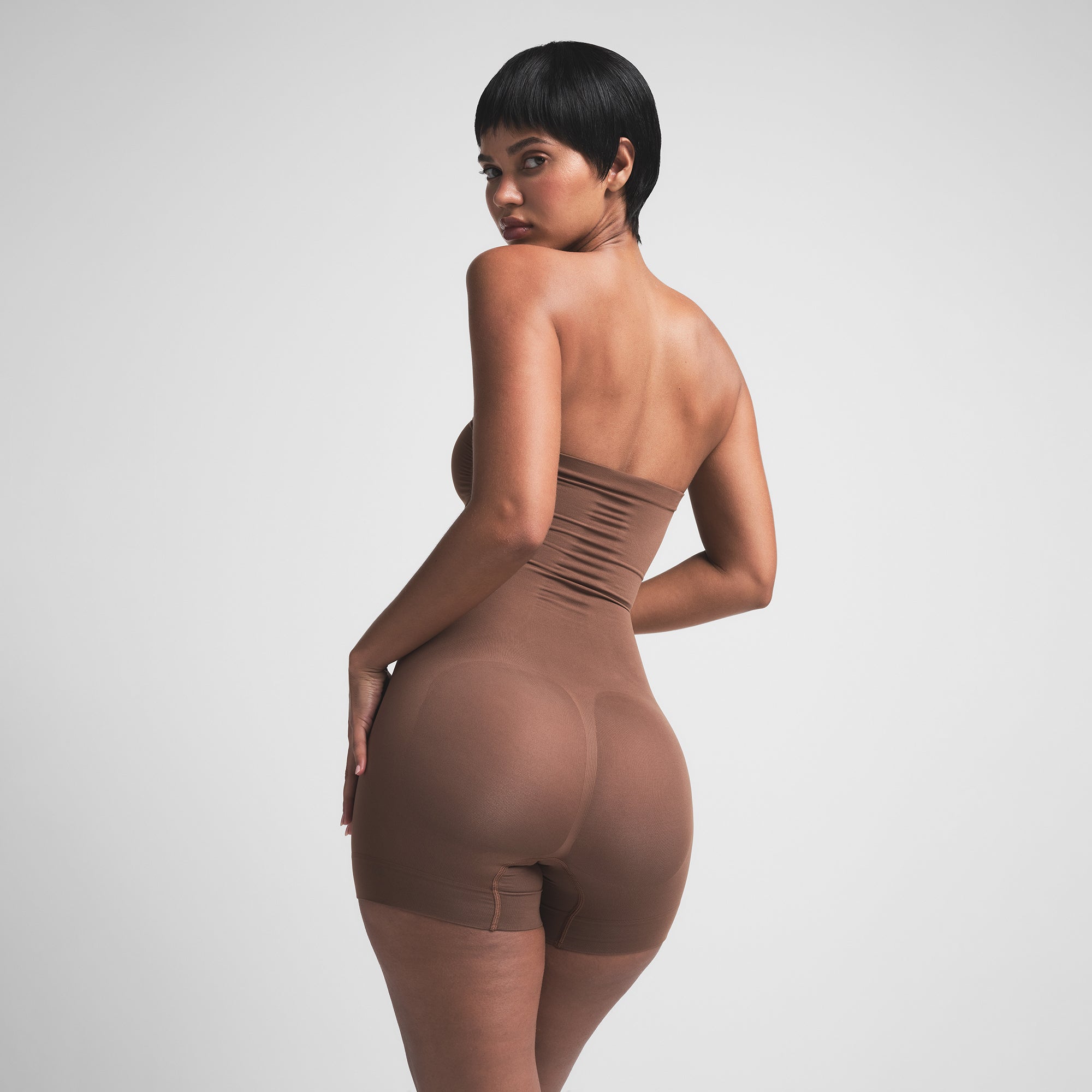 SEAMLESS SCULPT STRAPLESS SHORTIE BODYSUIT | JASPER - Image 4