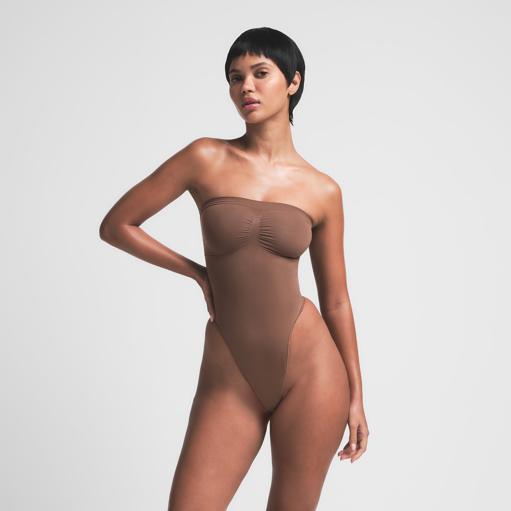 SEAMLESS SCULPT STRAPLESS THONG BODYSUIT | JASPER - Image 2