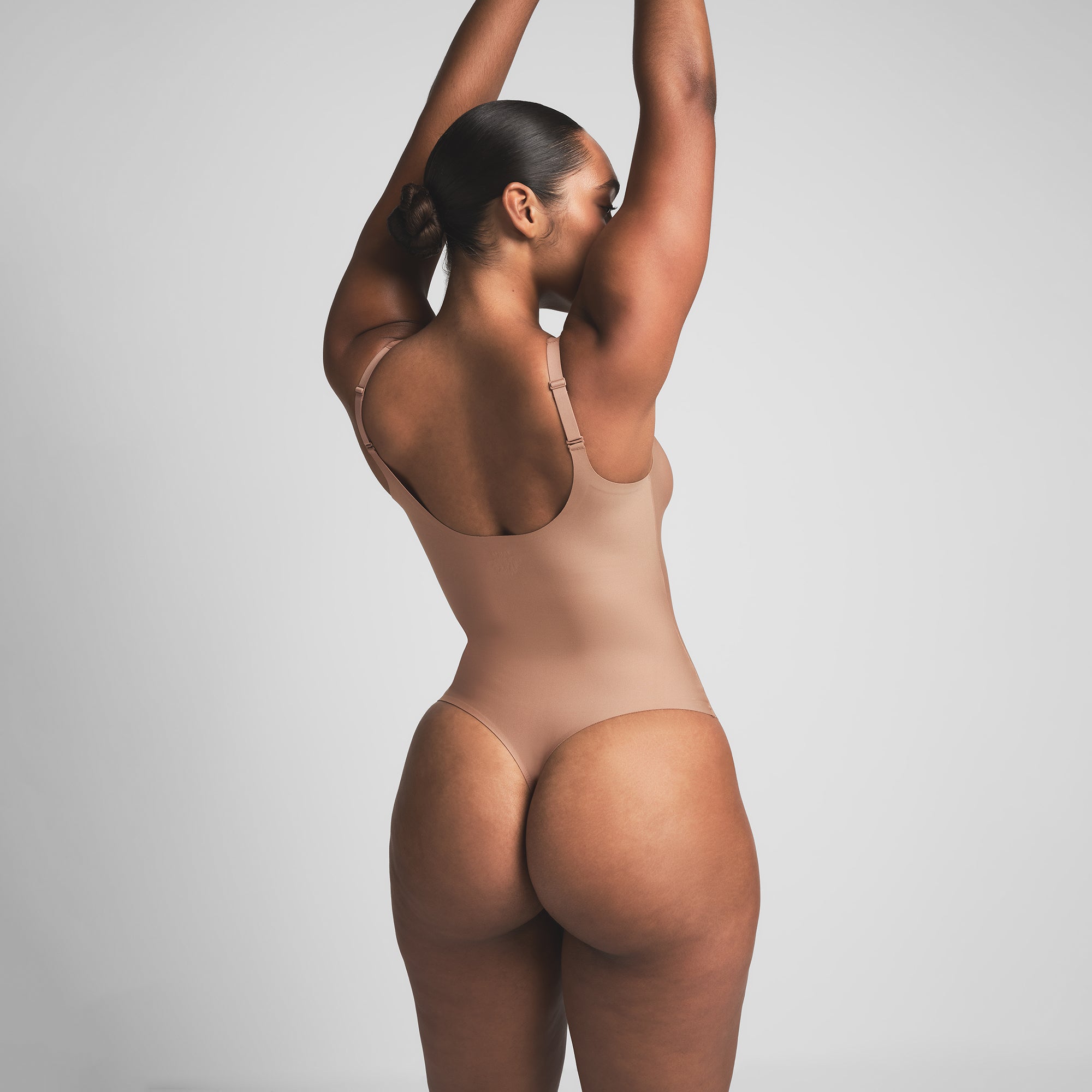 SKIMS BODY UNLINED PLUNGE THONG BODYSUIT | SIENNA - Image 4