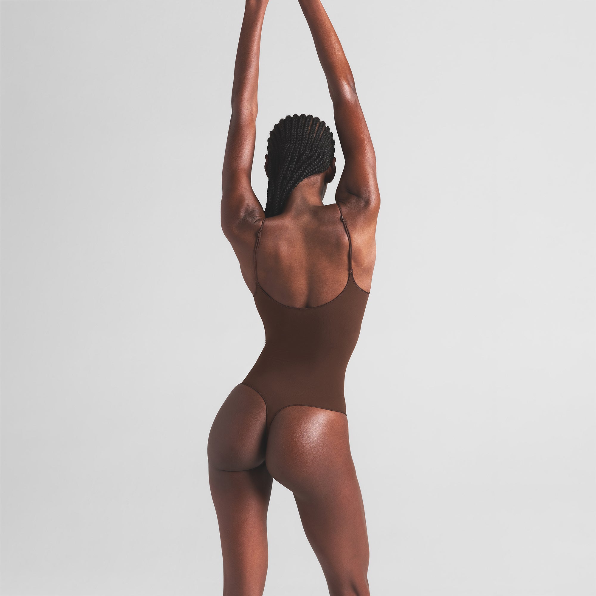 SHEER SEAMLESS THONG BODYSUIT | COCOA - Image 4
