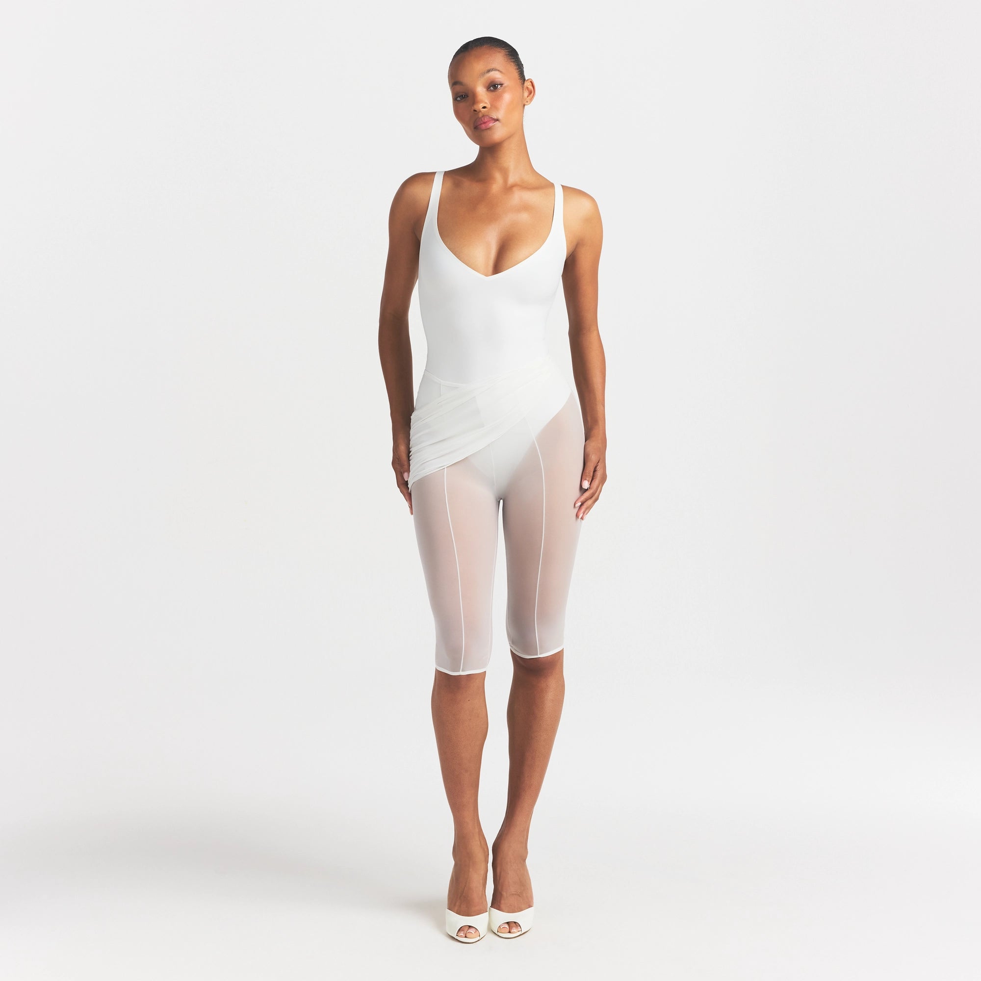 SKIMS BODY UNLINED PLUNGE THONG BODYSUIT | IVORY - Image 6