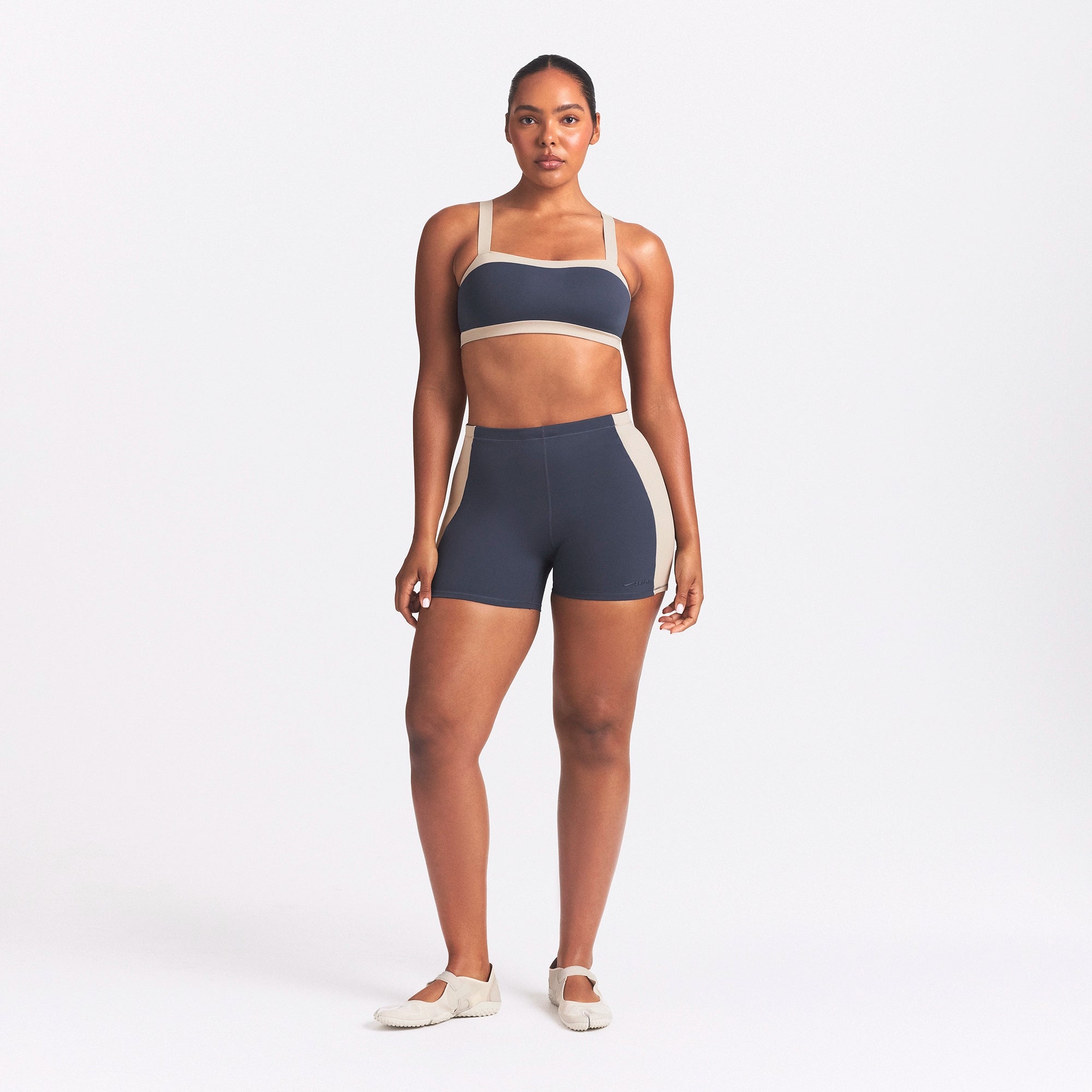 NikeSKIMS MATTE SHINE MIX 5 BIKER SHORT | DEEP ROYAL AND STONE - Image 2
