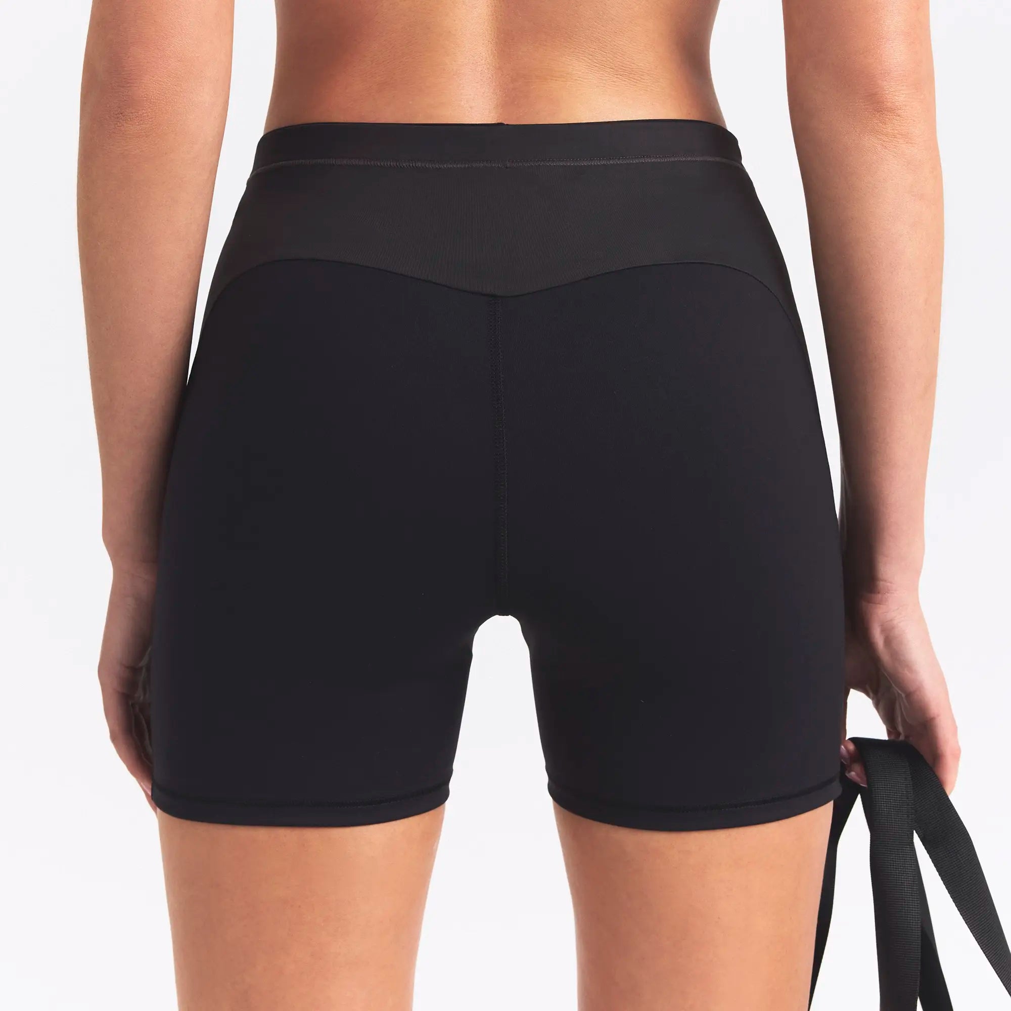 NikeSKIMS MATTE SHINE MIX 5 BIKER SHORT | OBSIDIAN AND IGNEOUS - Image 4