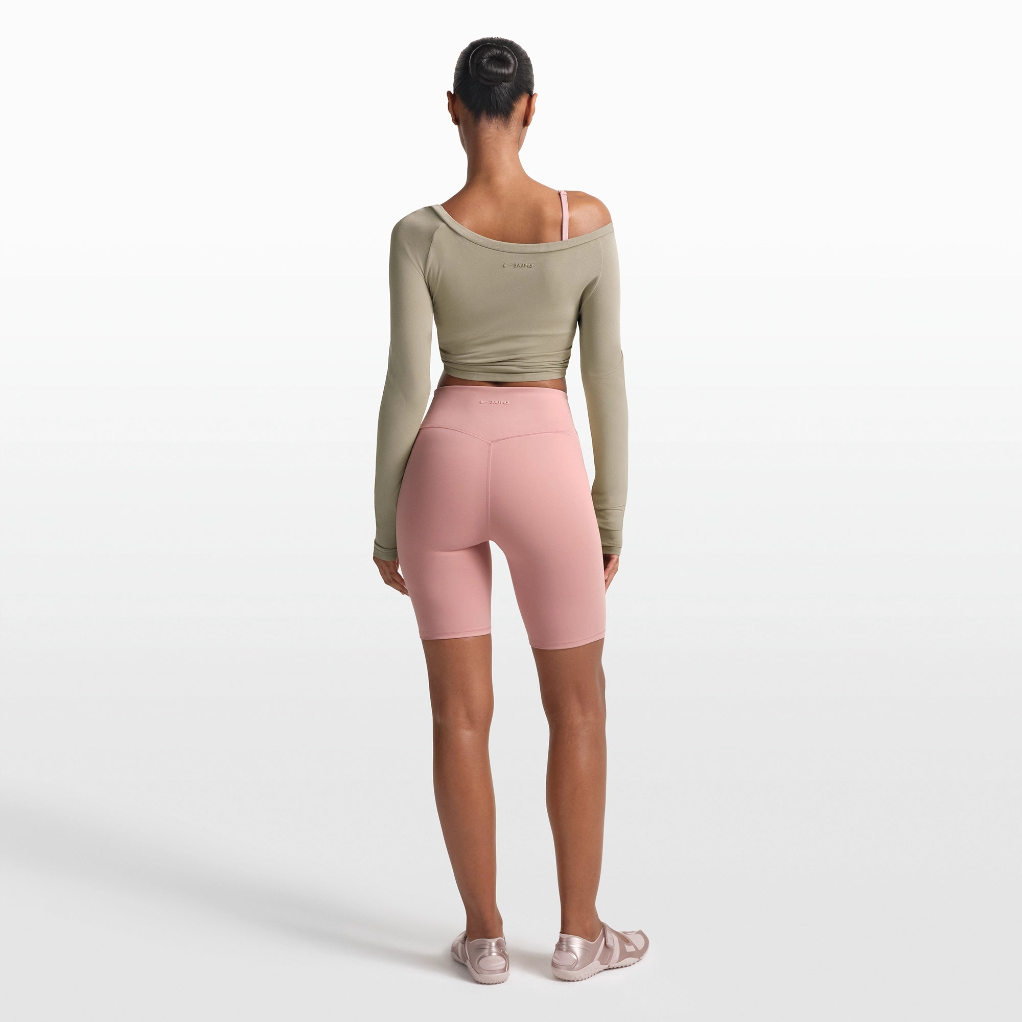 NikeSKIMS MATTE 7 BIKER SHORT | HIMALAYAN - Image 6