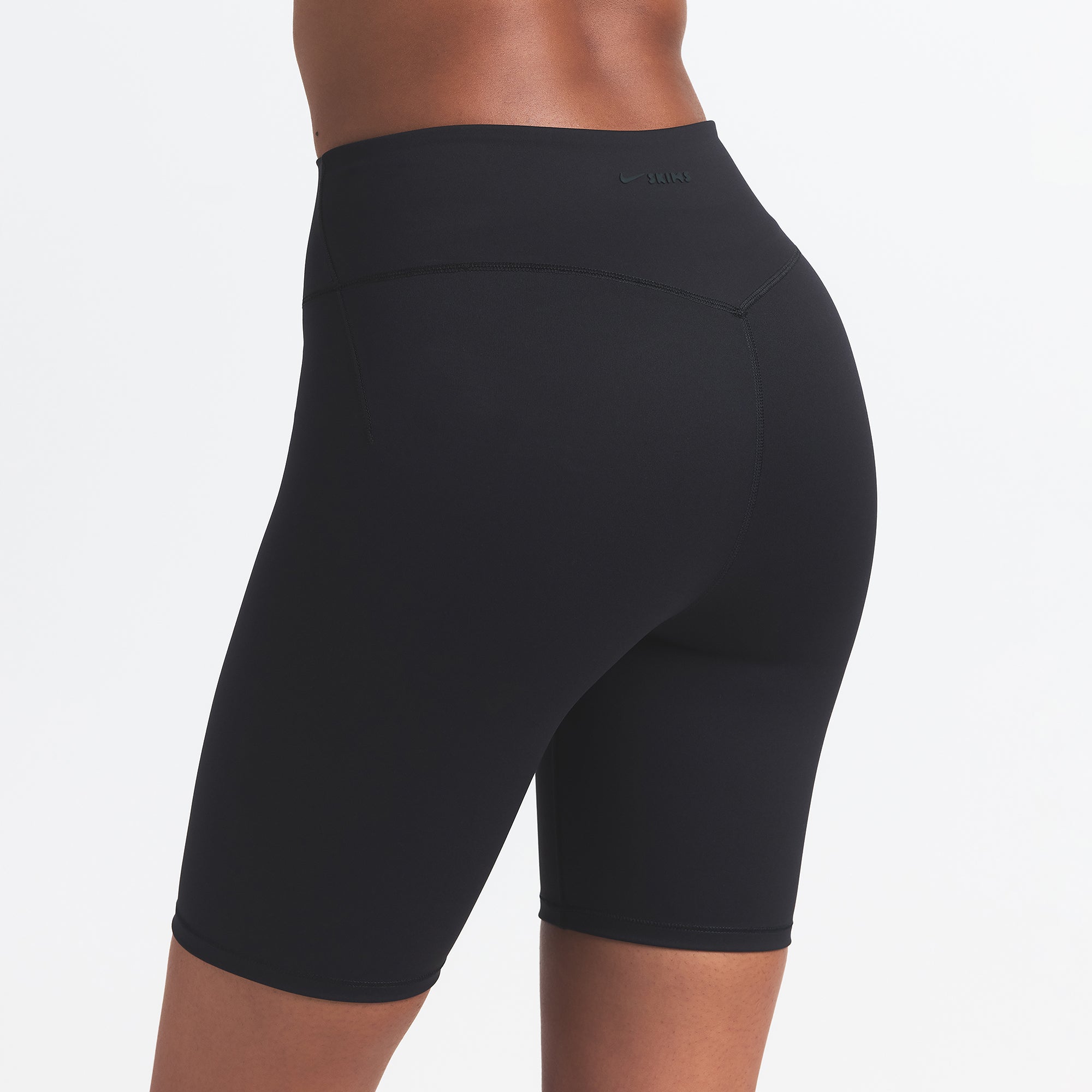 NikeSKIMS MATTE 7 BIKER SHORT | OBSIDIAN - Image 4
