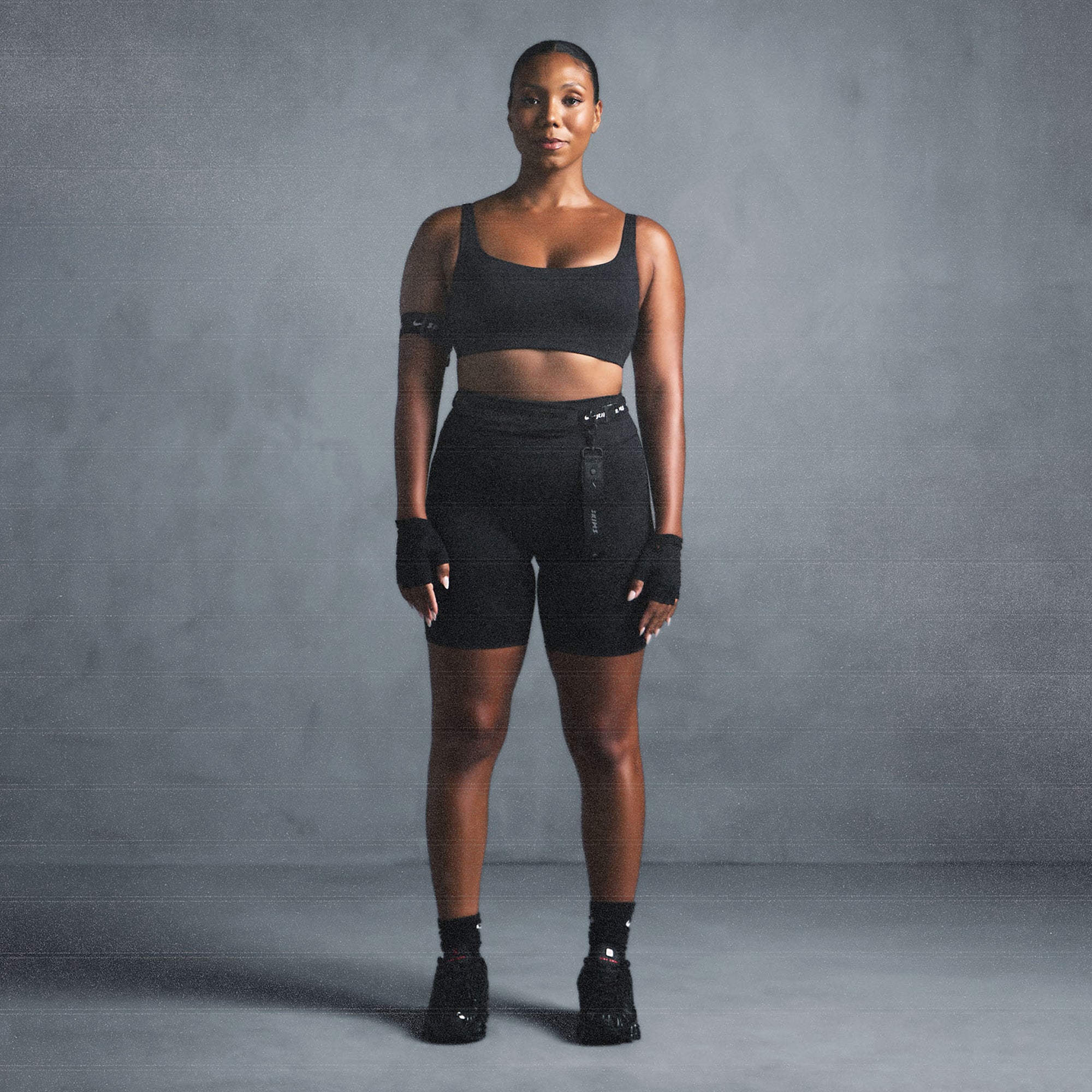 NikeSKIMS MATTE 7 BIKER SHORT | OBSIDIAN - Image 10