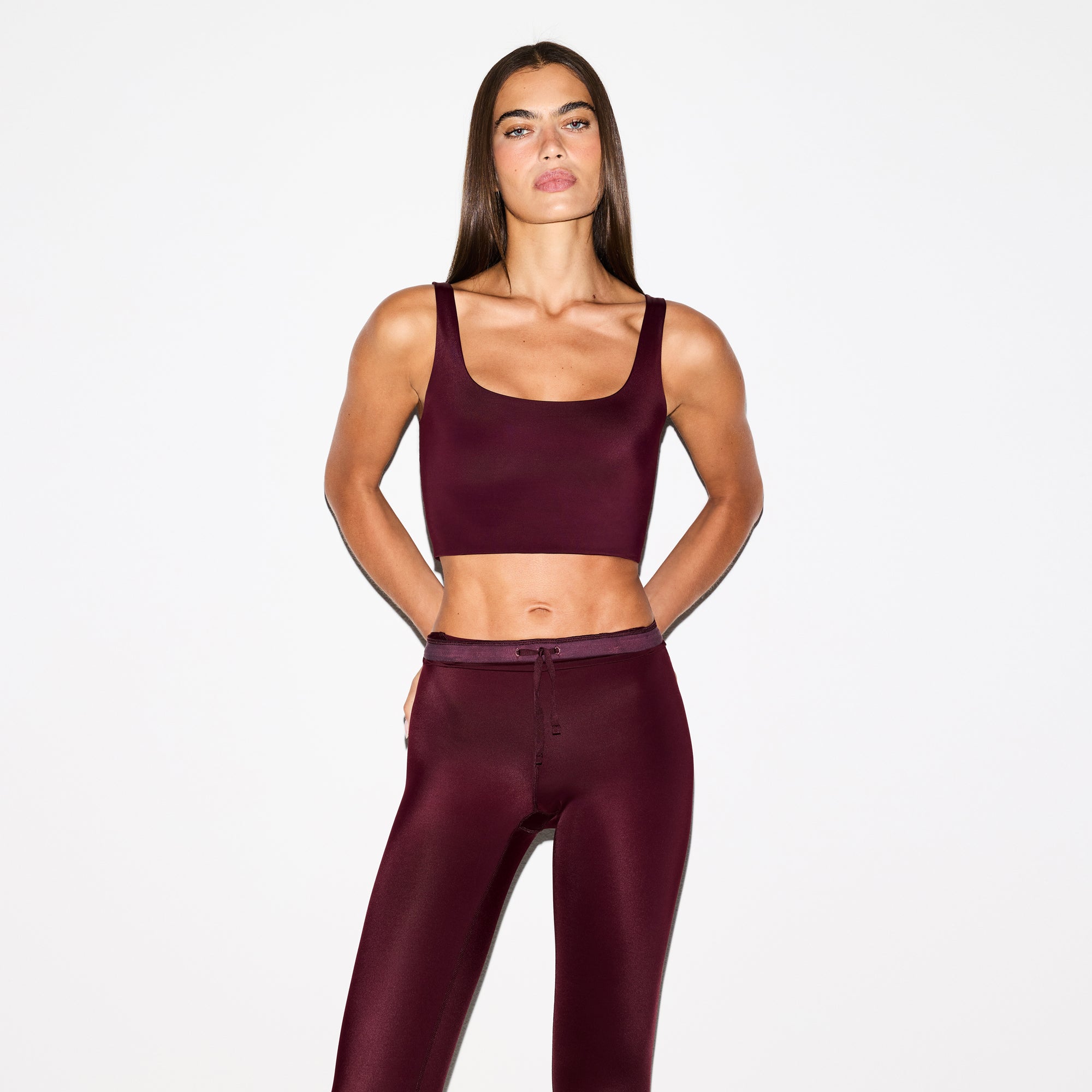 NikeSKIMS SHINE DRAWCORD 26 LEGGING | CURRANT - Image 3