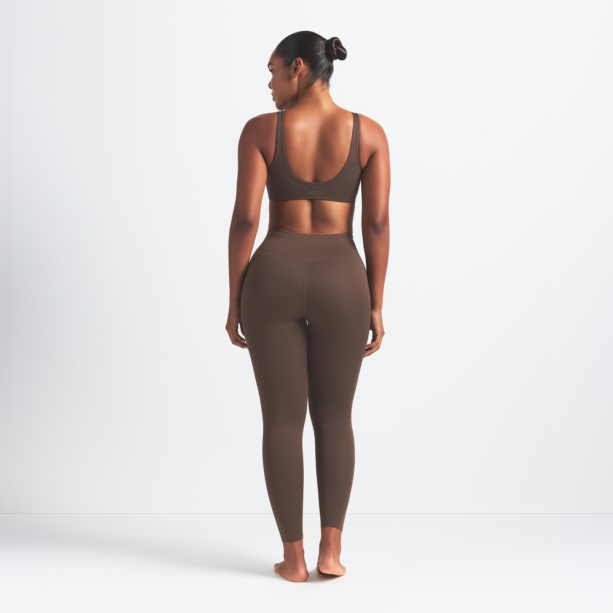 NikeSKIMS MATTE 26 LEGGING | DARK SEPIA - Image 4
