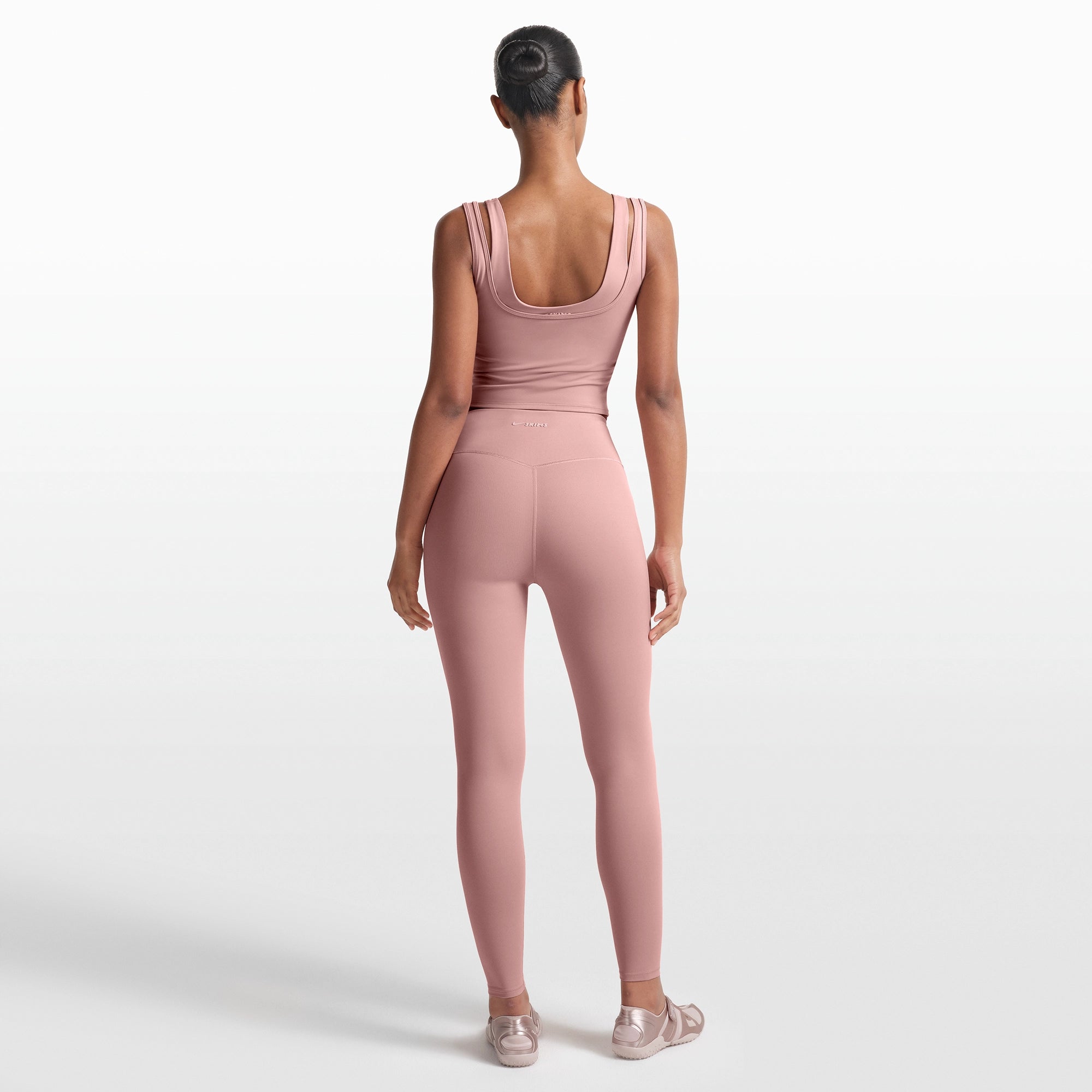 NikeSKIMS MATTE 26 LEGGING | HIMALAYAN - Image 6