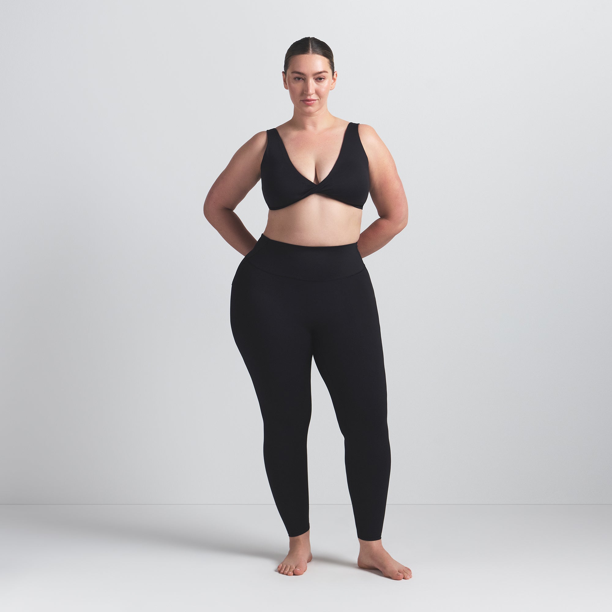 NikeSKIMS MATTE 26 LEGGING | OBSIDIAN - Image 8
