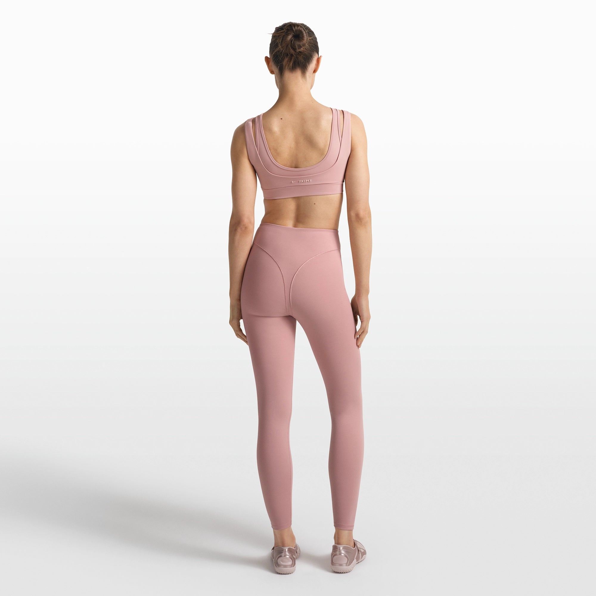 NikeSKIMS MATTE V-LINE 26 LEGGING | HIMALAYAN - Image 6