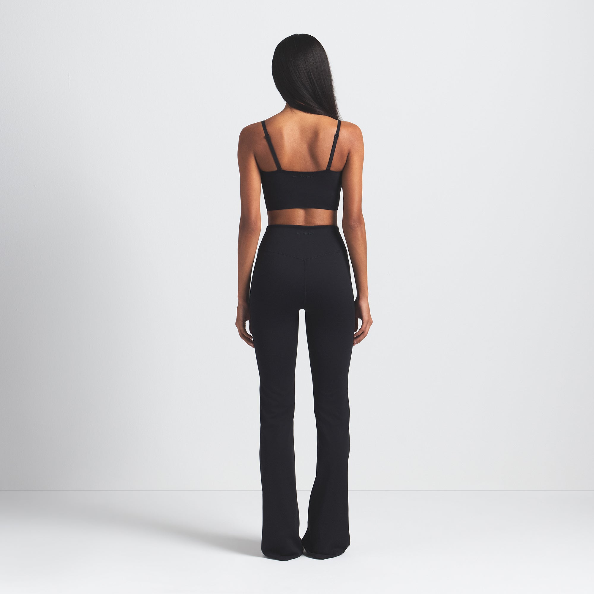 NikeSKIMS MATTE SLIM FLARE LEGGING | OBSIDIAN - Image 4