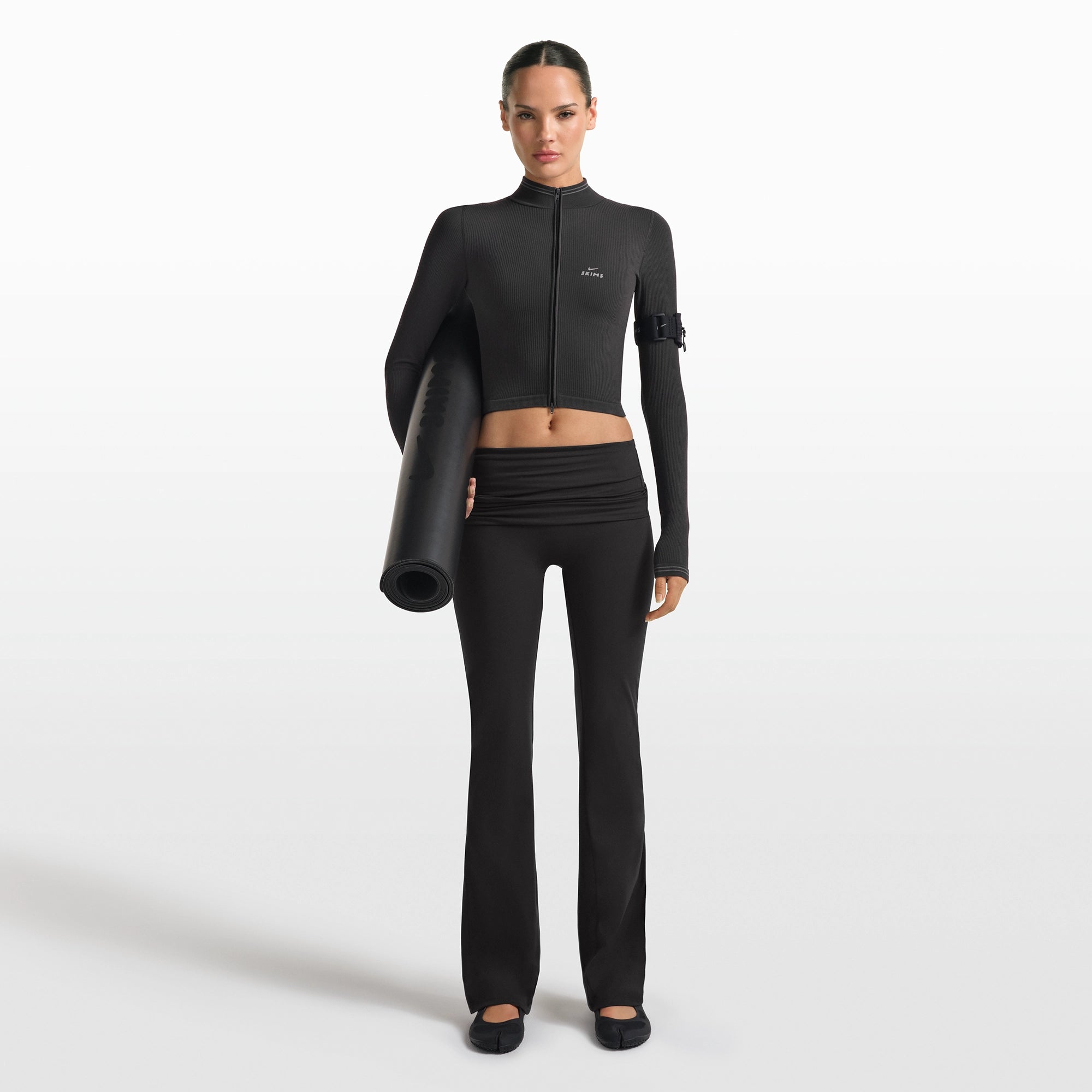 NikeSKIMS MATTE FOLDOVER SLIM FLARE LEGGING | OBSIDIAN - Image 2