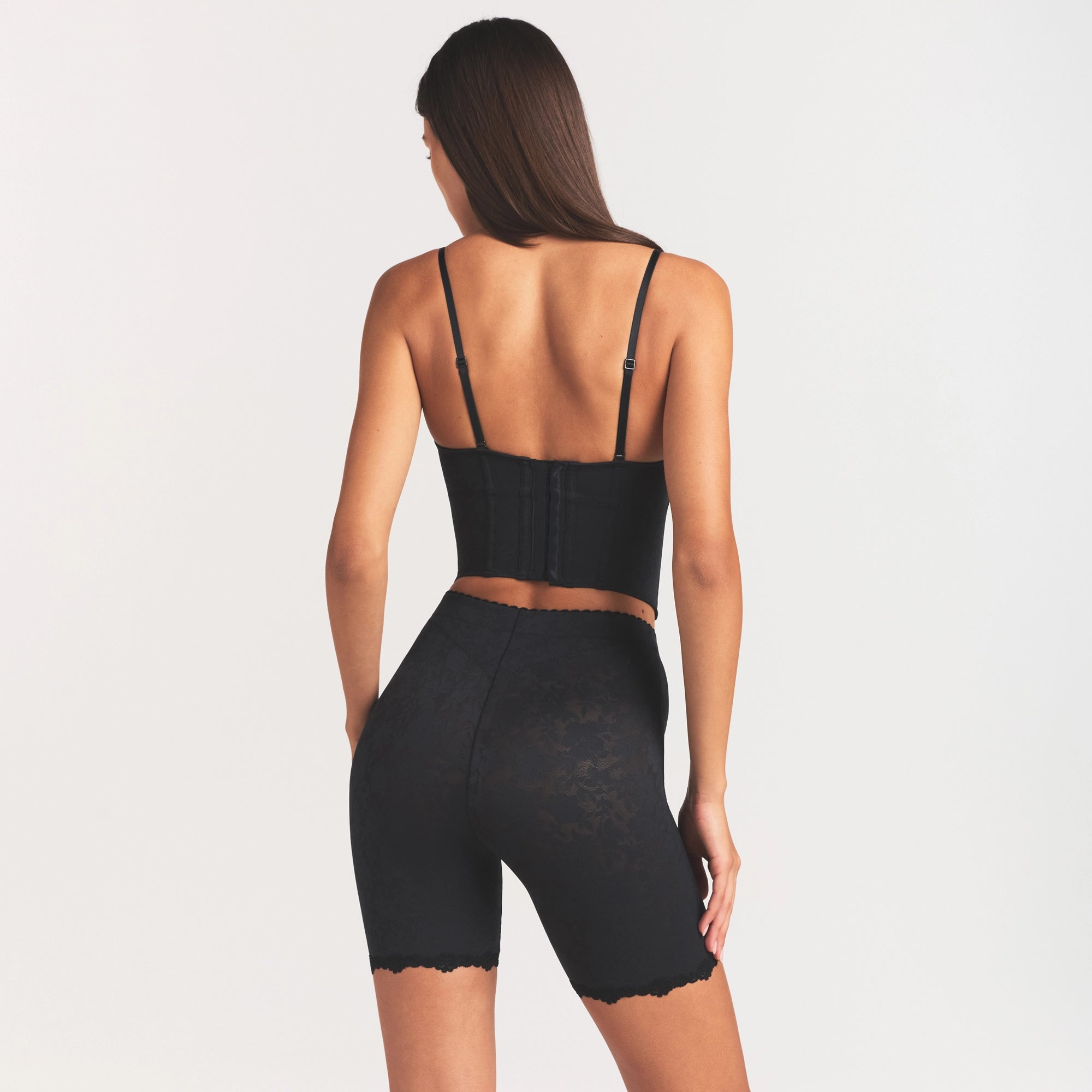 LACE SHAPEWEAR SHORT | ONYX - Image 5