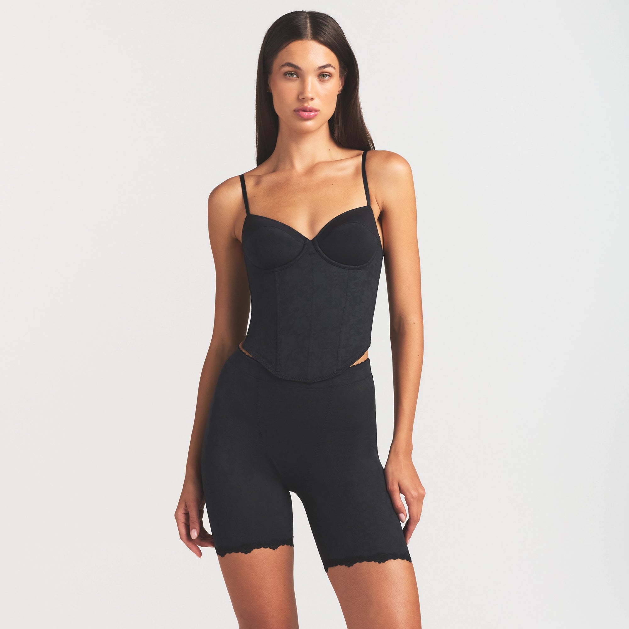 LACE SHAPEWEAR SHORT | ONYX - Image 3
