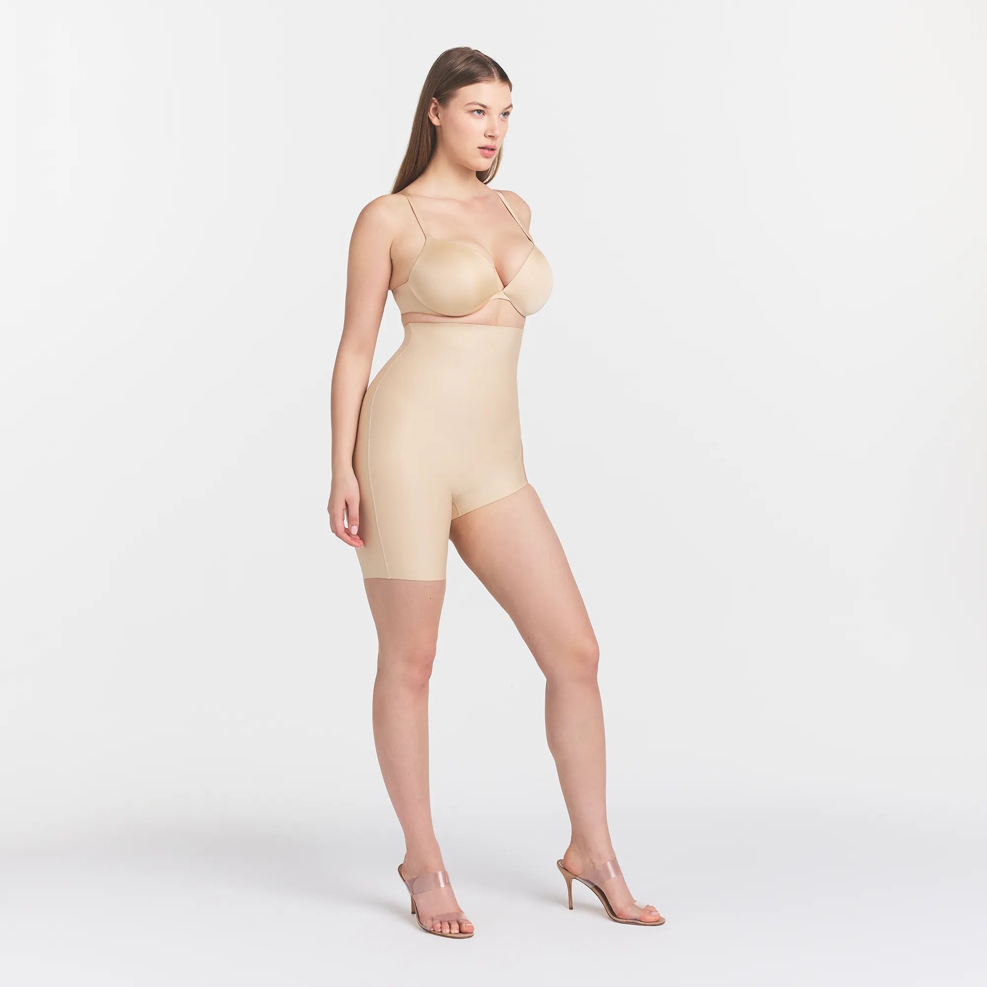 SKIMS BODY LEFT LEG SOLUTION SHORT | SAND - Image 3