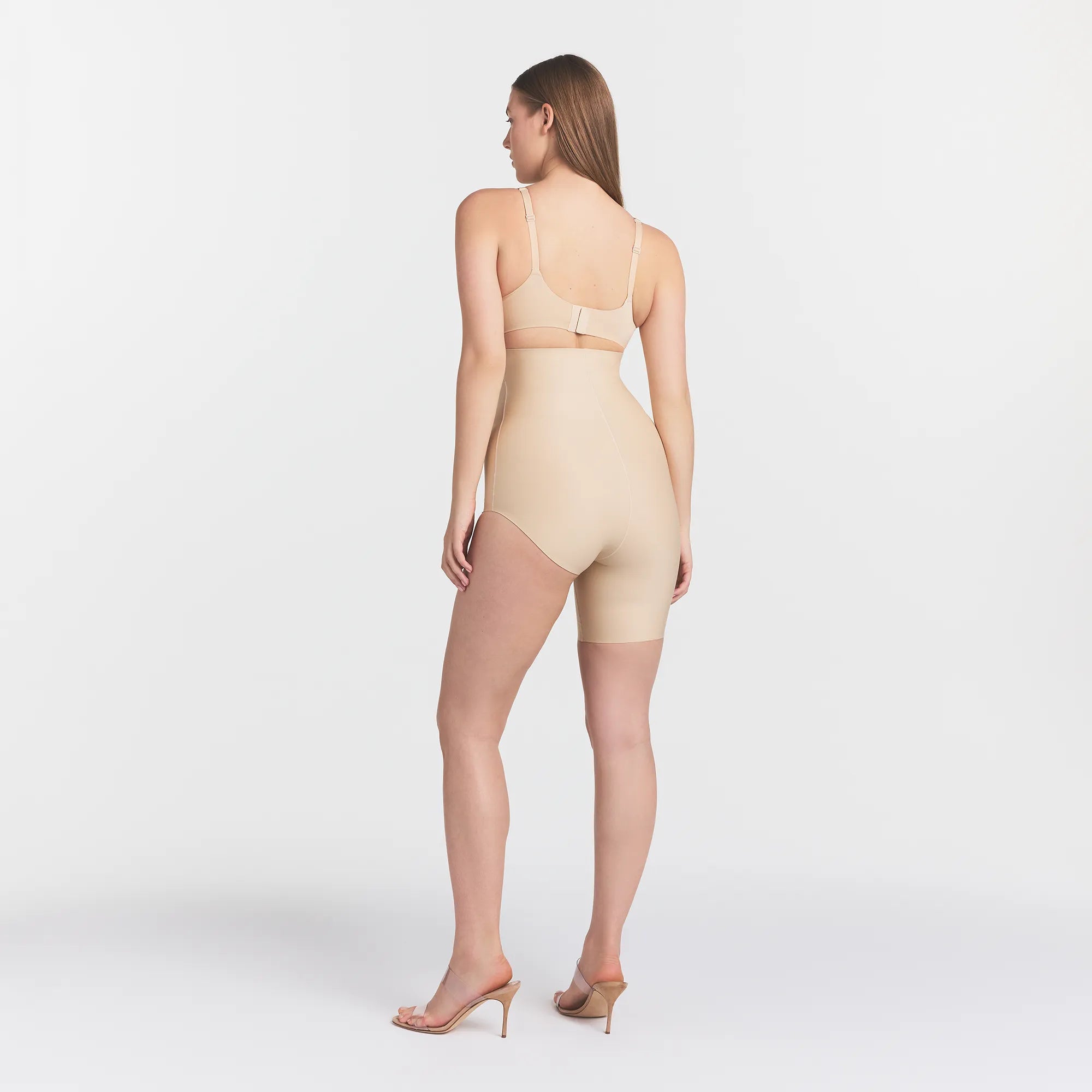 SKIMS BODY LEFT LEG SOLUTION SHORT | SAND - Image 4