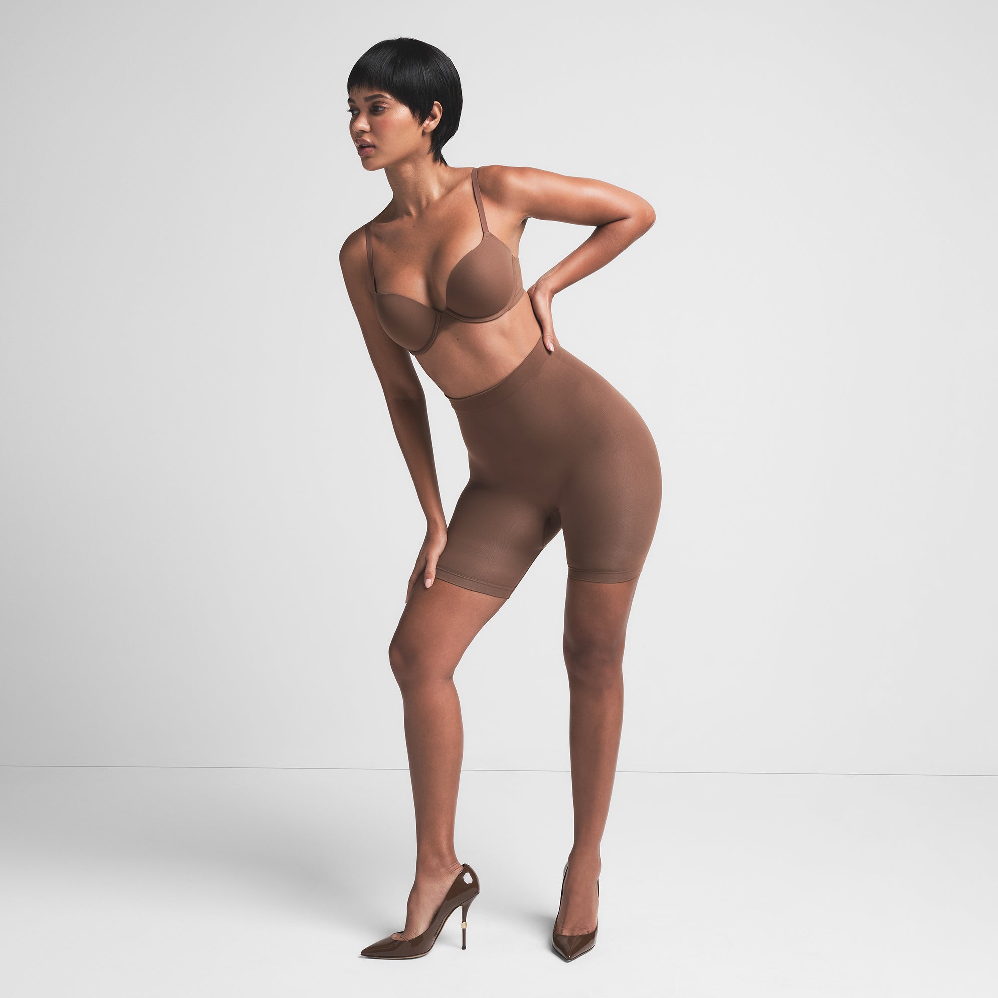 SEAMLESS SCULPT MID THIGH SHORT | JASPER - Image 3