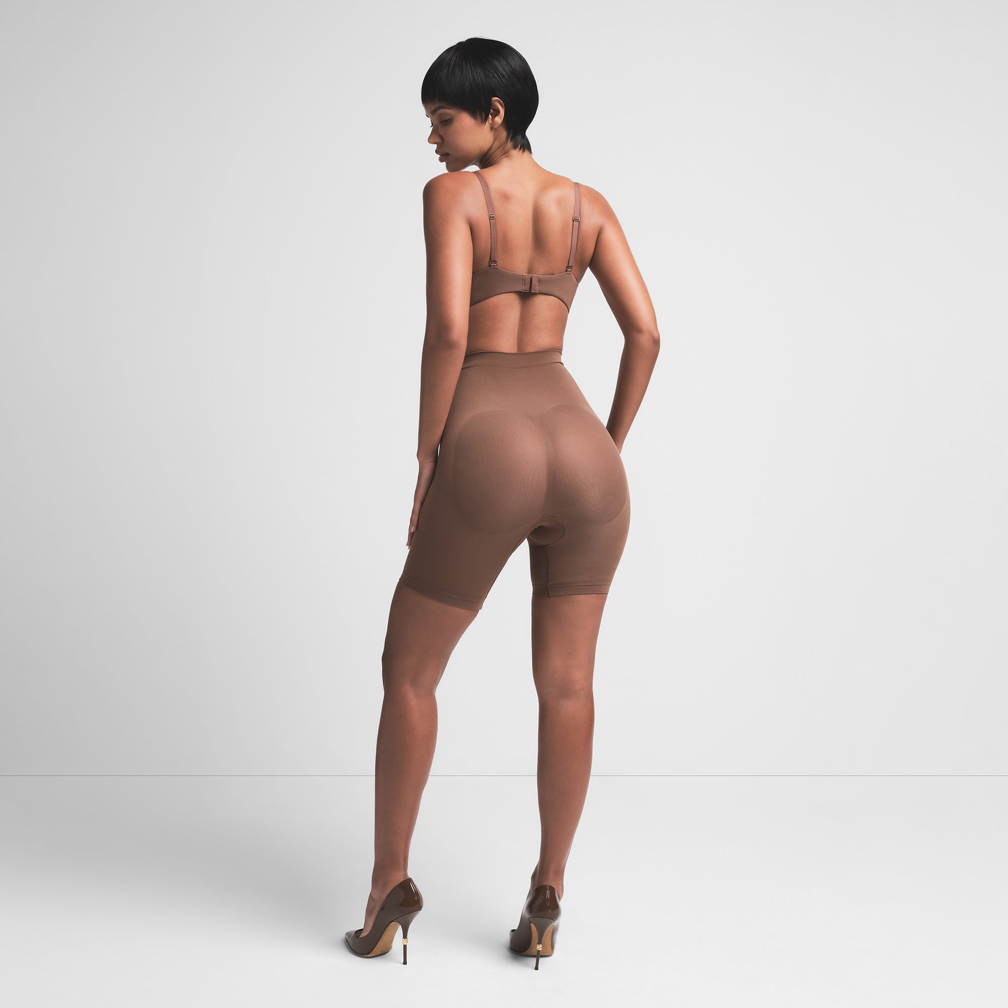 SEAMLESS SCULPT MID THIGH SHORT | JASPER - Image 5