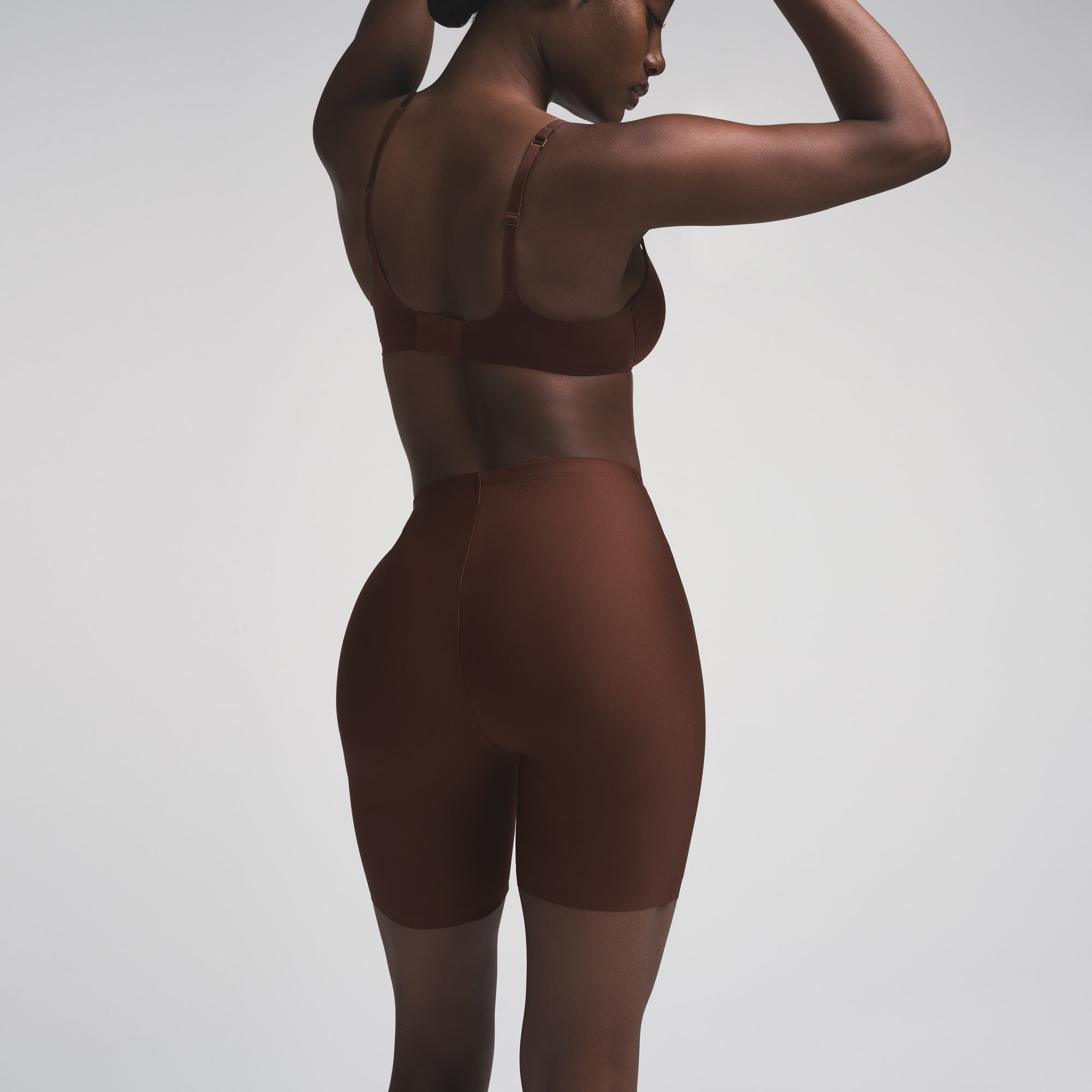SKIMS BODY BUTT ENHANCING PADDED SHORT | COCOA - Image 5