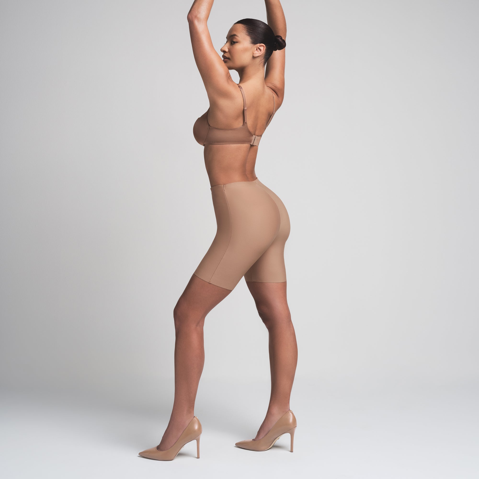 SKIMS BODY BUTT ENHANCING PADDED SHORT | SIENNA - Image 5