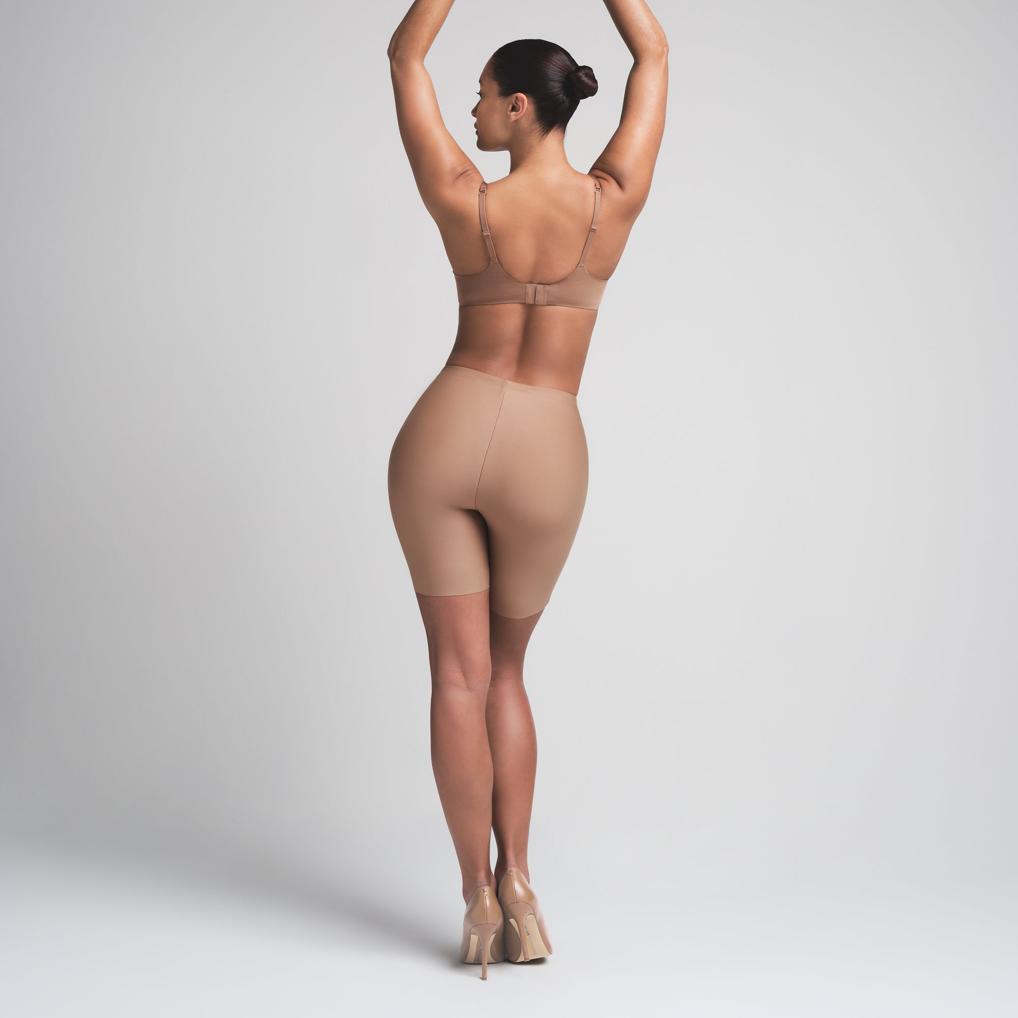 SKIMS BODY BUTT ENHANCING PADDED SHORT | SIENNA - Image 7