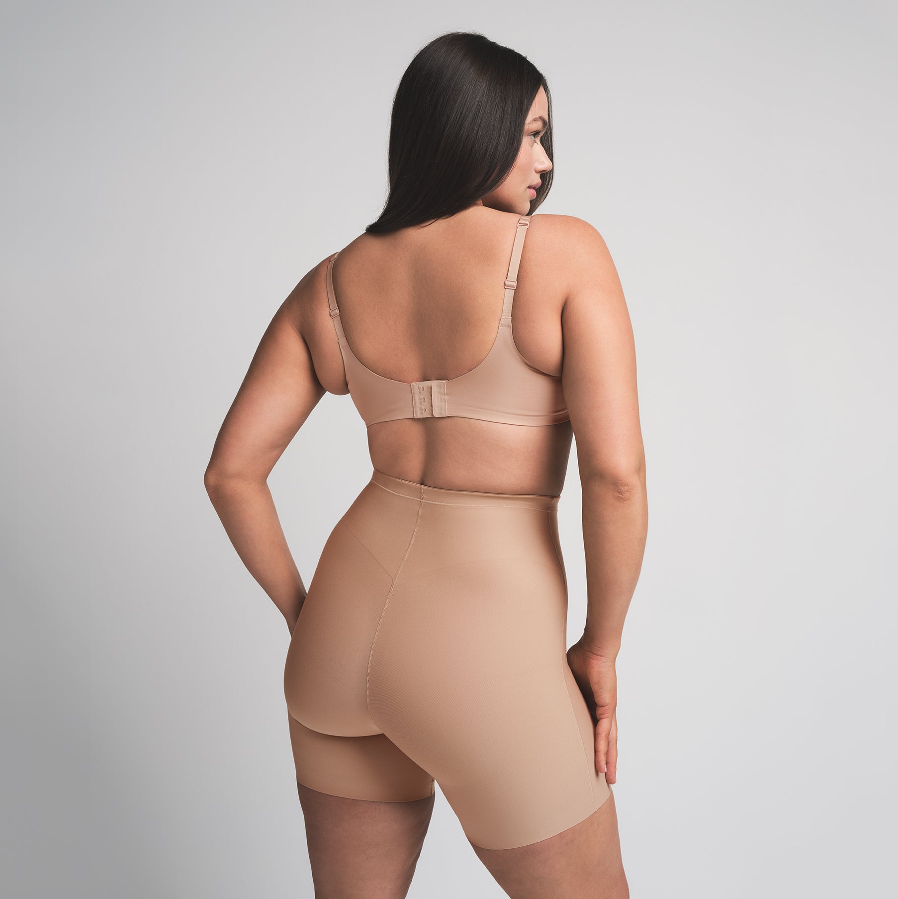 SKIMS BODY CORE SCULPT MID RISE SHORT | CLAY - Image 13