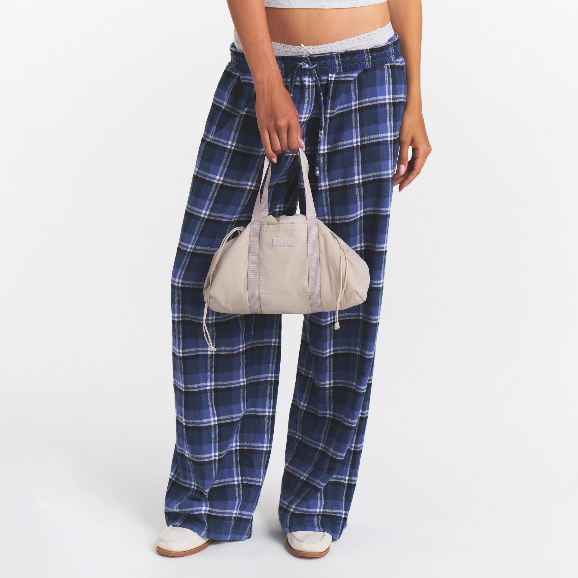 MINI NYLON DRAWSTRING BAG | STONE - Image 3