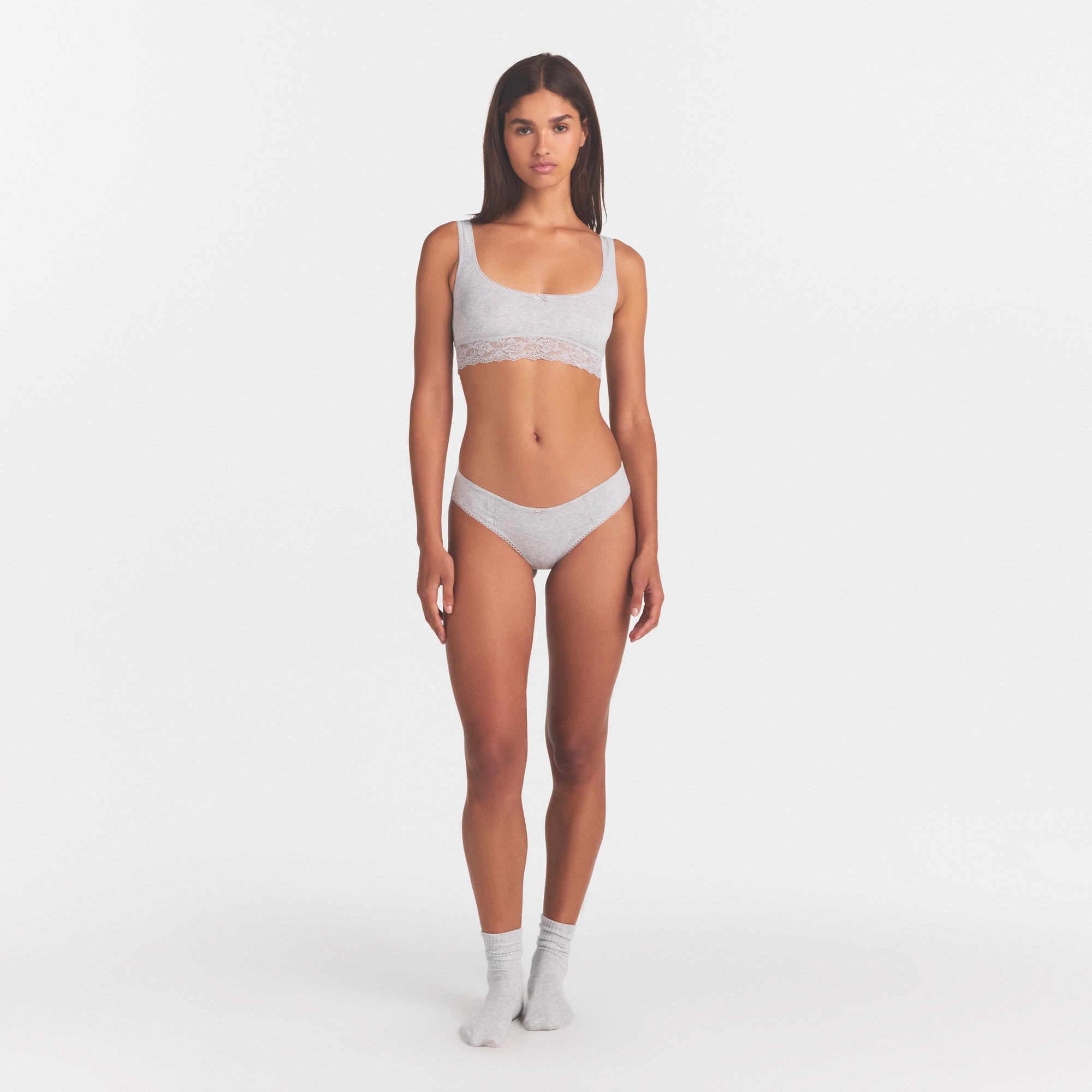 LIGHTWEIGHT COTTON LACE SCOOP BRALETTE | LIGHT HEATHER GREY - Image 2