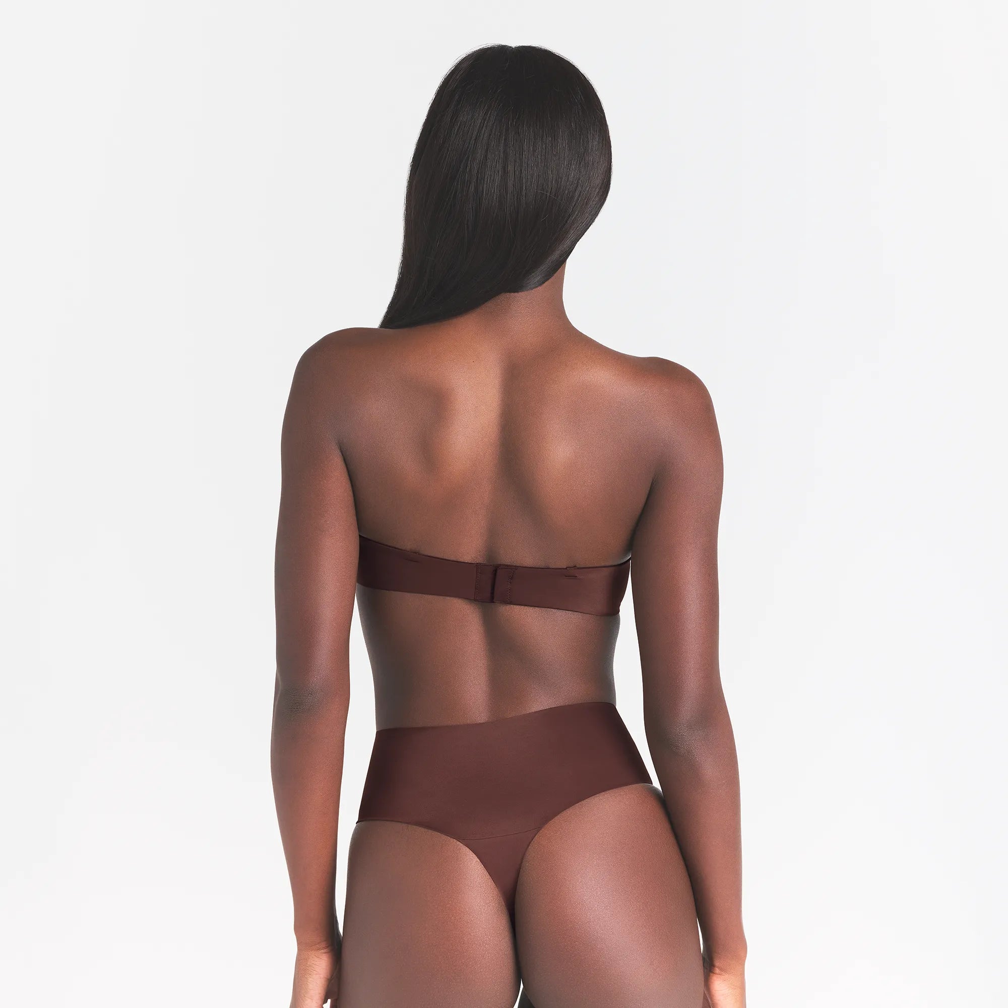 SMOOTHING INTIMATES STRAPLESS BRA | COCOA - Image 4