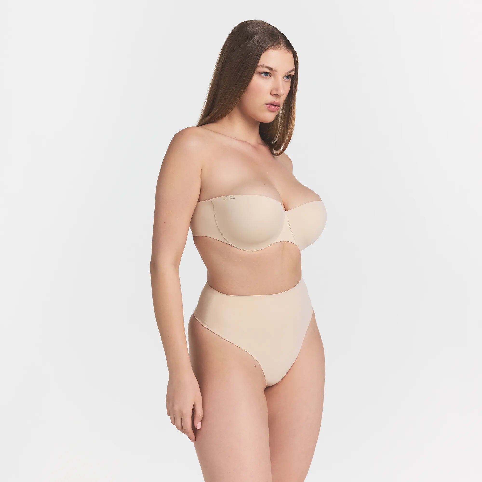 SMOOTHING INTIMATES STRAPLESS BRA | SAND - Image 4