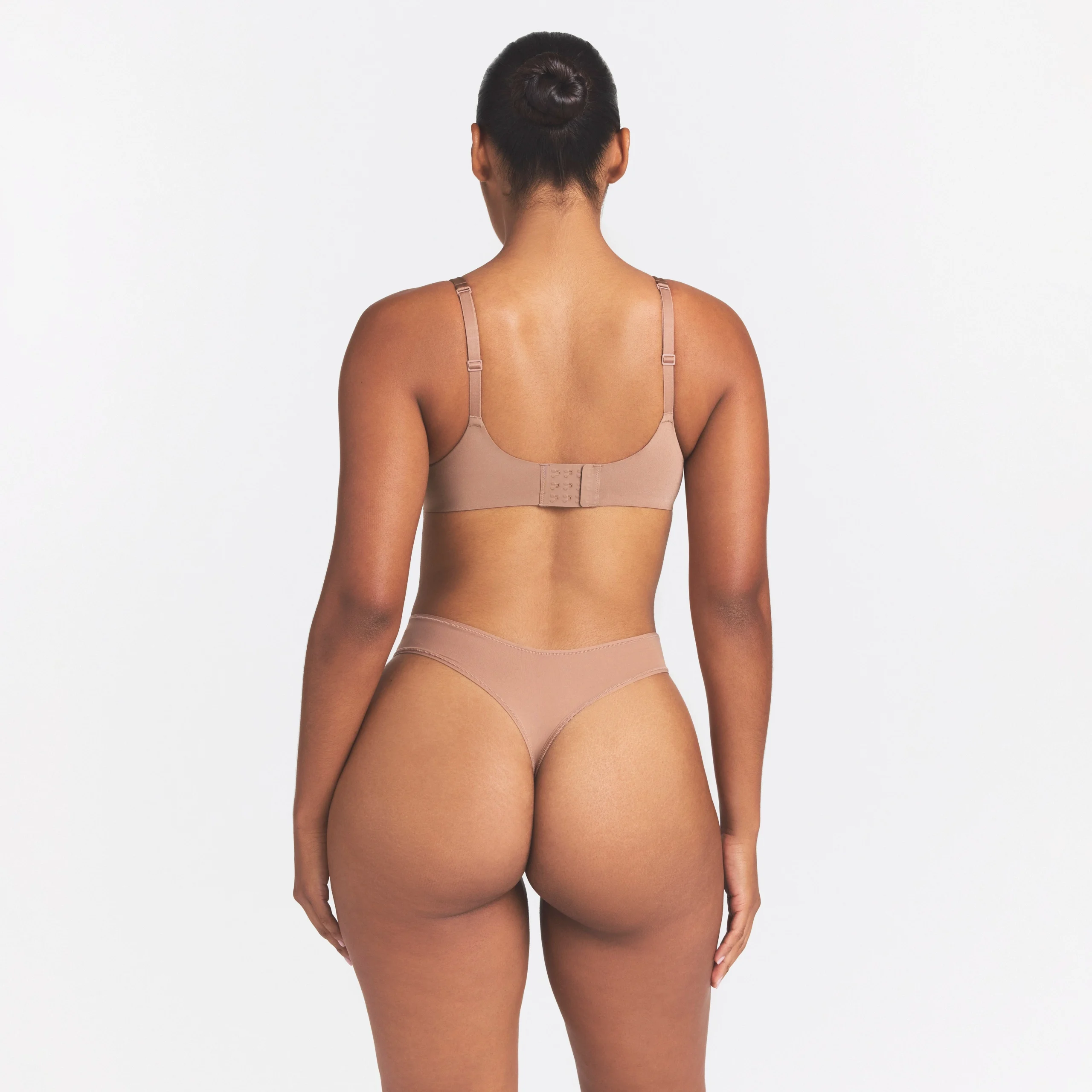 SKIMS ULTIMATE TEARDROP T-SHIRT BRA | SIENNA - Image 5