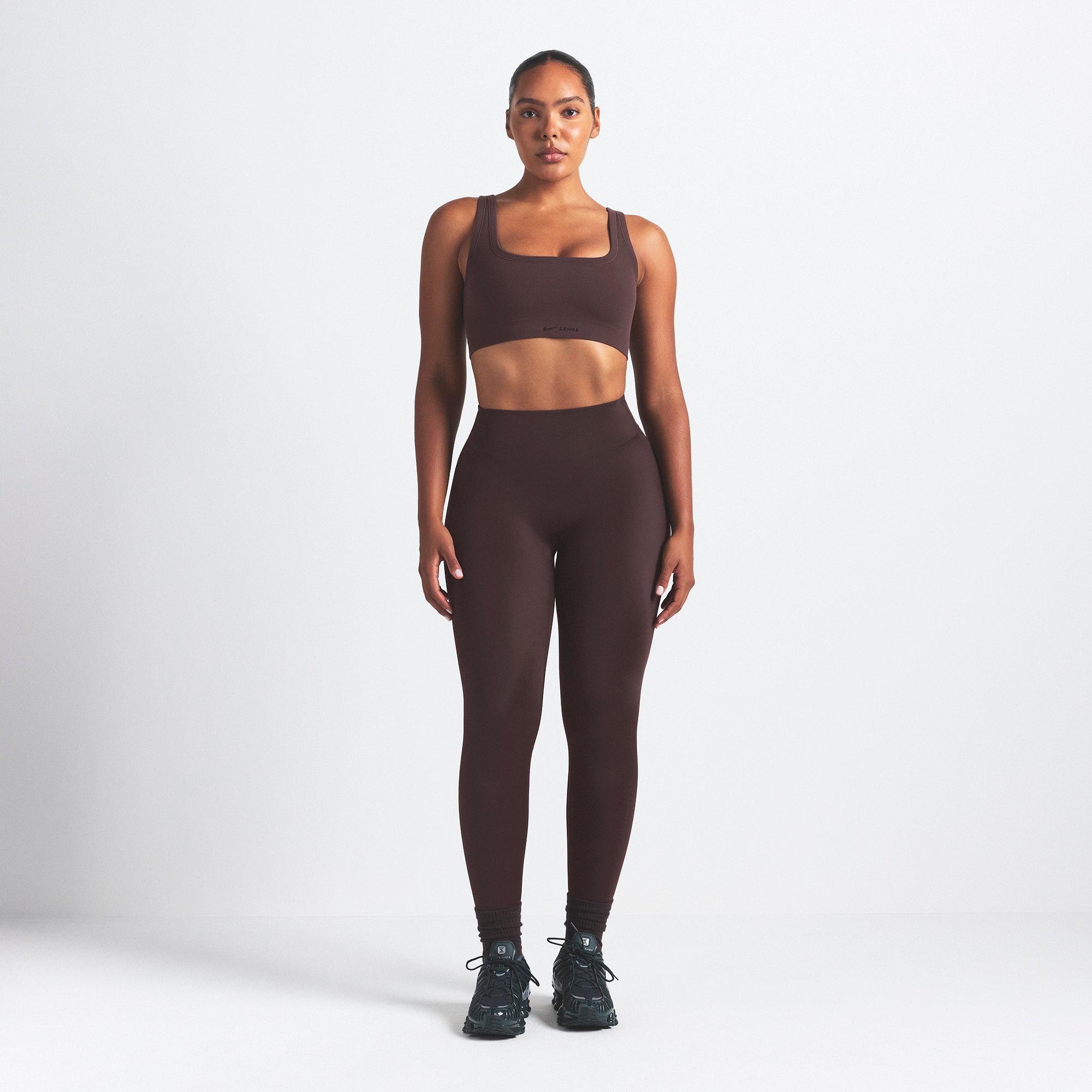 NikeSKIMS VINTAGE SEAMLESS SCOOP NECK BRA | PHOENIX - Image 2