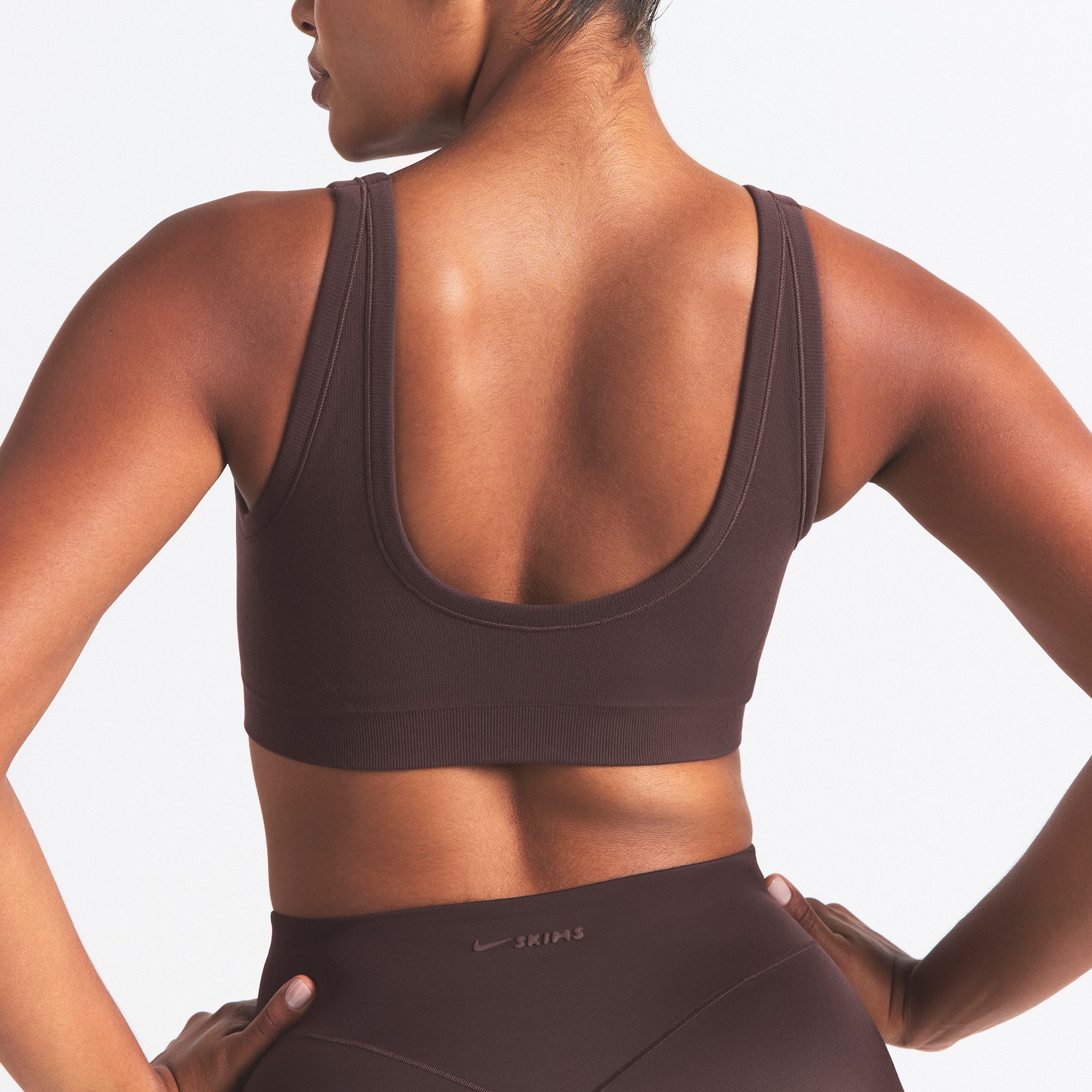NikeSKIMS VINTAGE SEAMLESS SCOOP NECK BRA | PHOENIX - Image 4