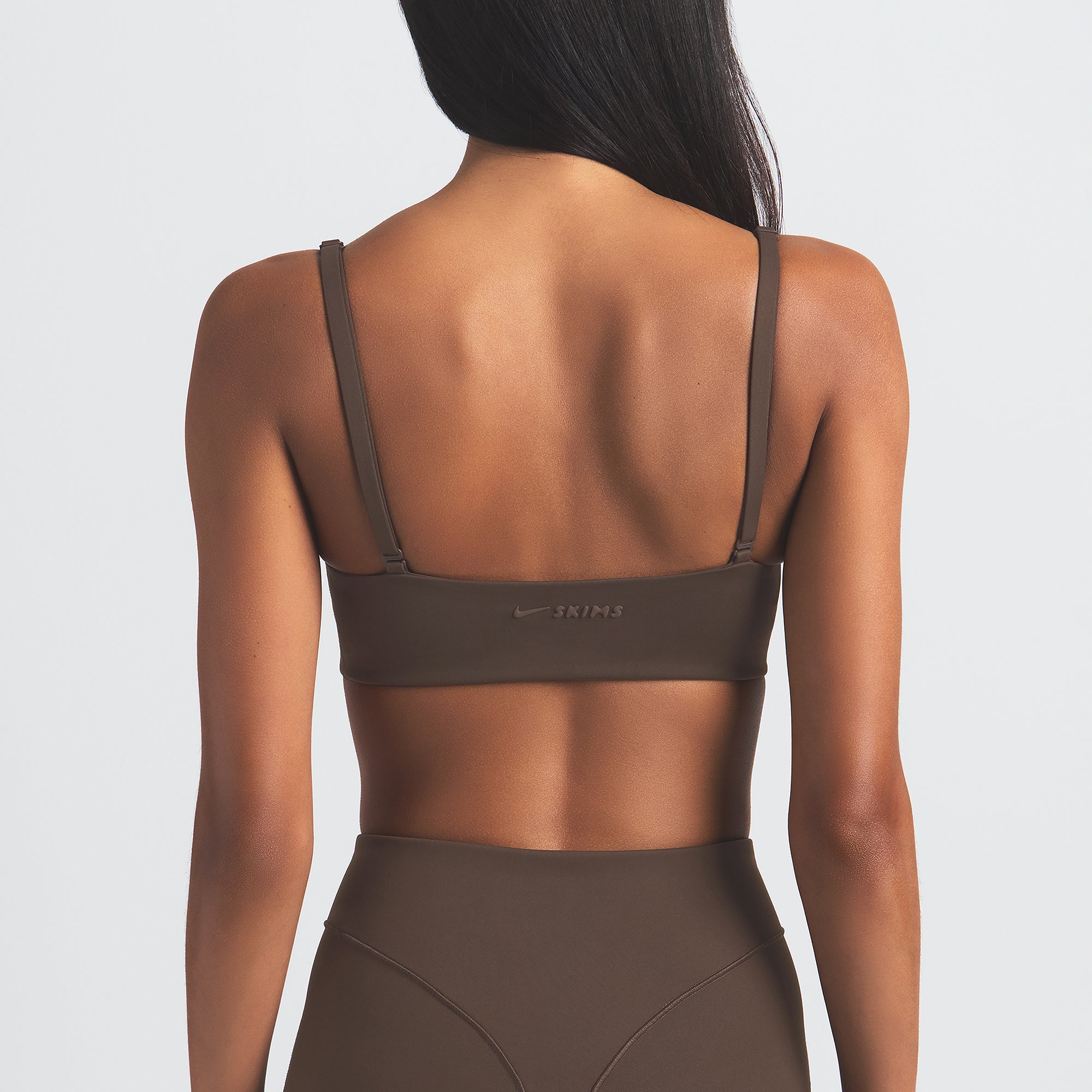 NikeSKIMS MATTE MICRO SCOOP BRA | DARK SEPIA - Image 4