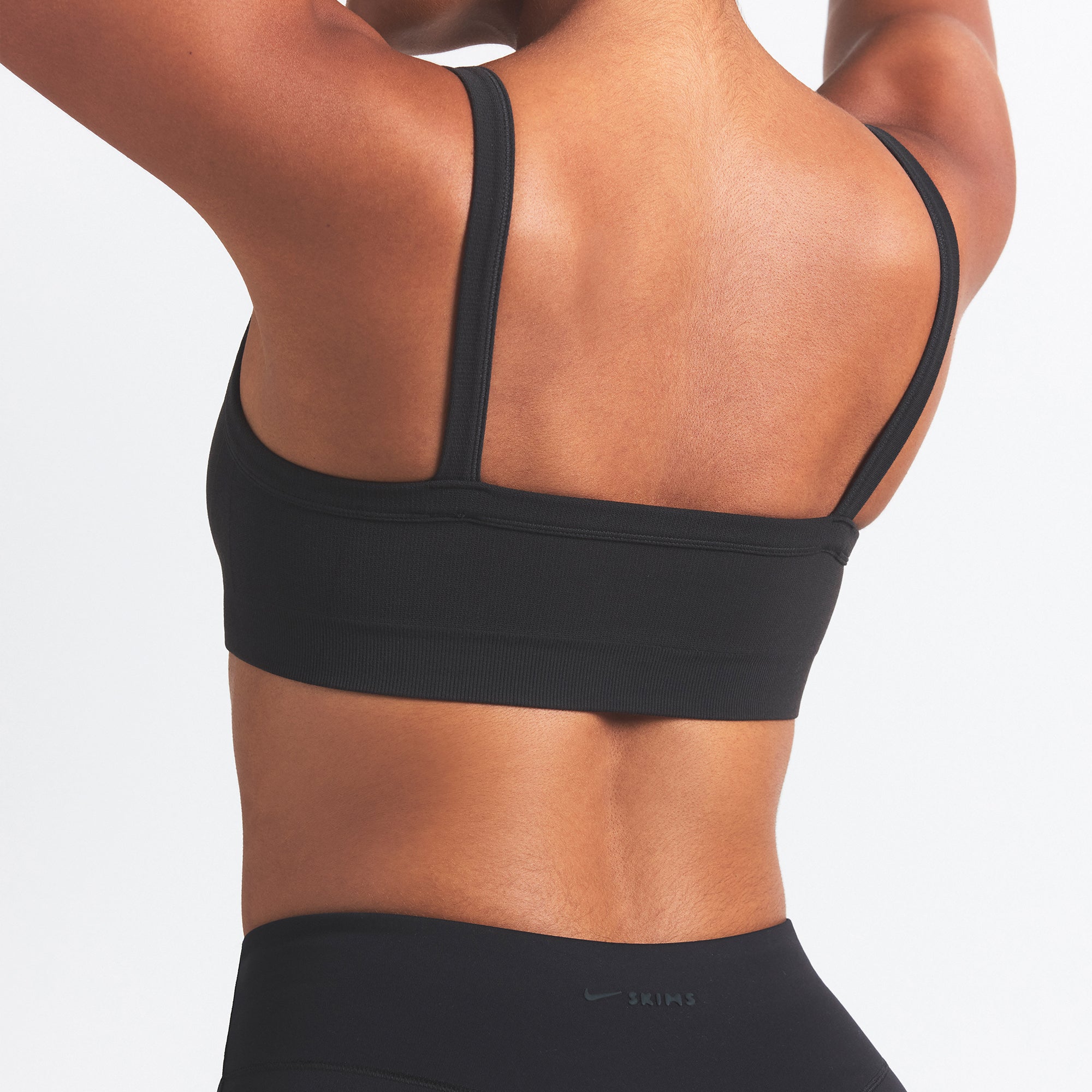 NikeSKIMS VINTAGE SEAMLESS CAMI BRA | OBSIDIAN - Image 6