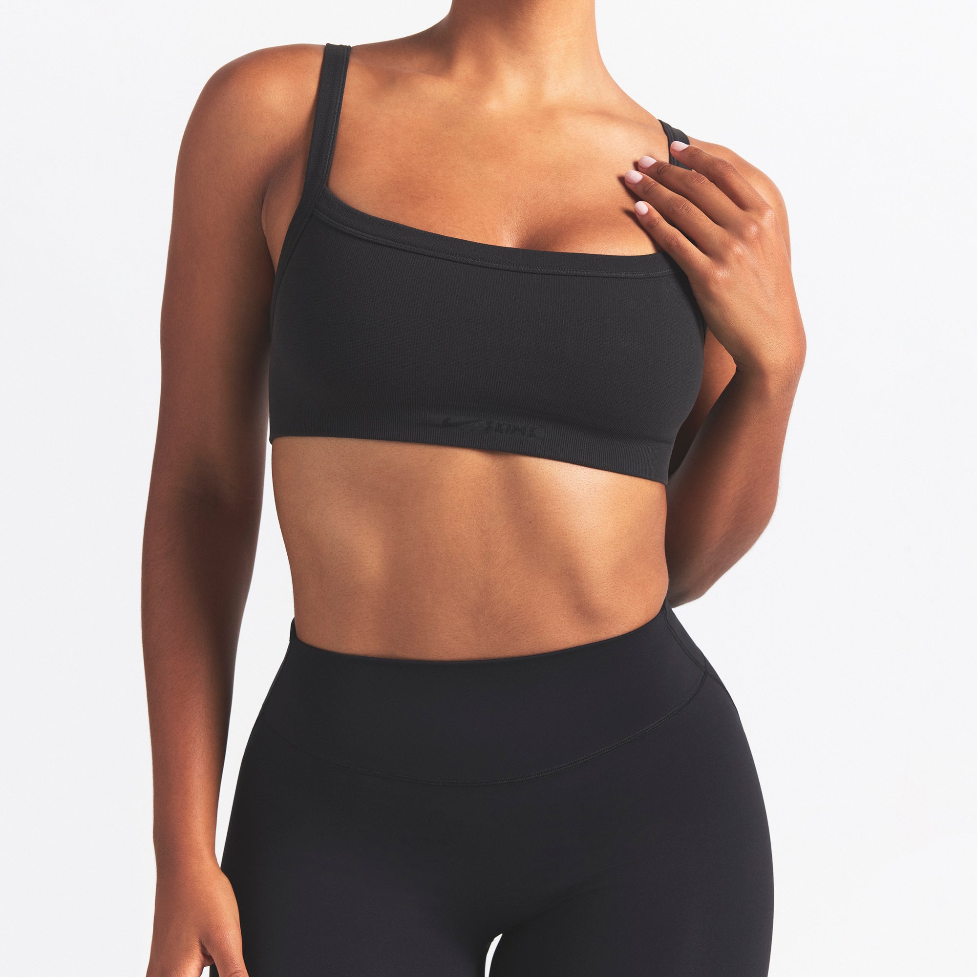 NikeSKIMS VINTAGE SEAMLESS CAMI BRA | OBSIDIAN - Image 4