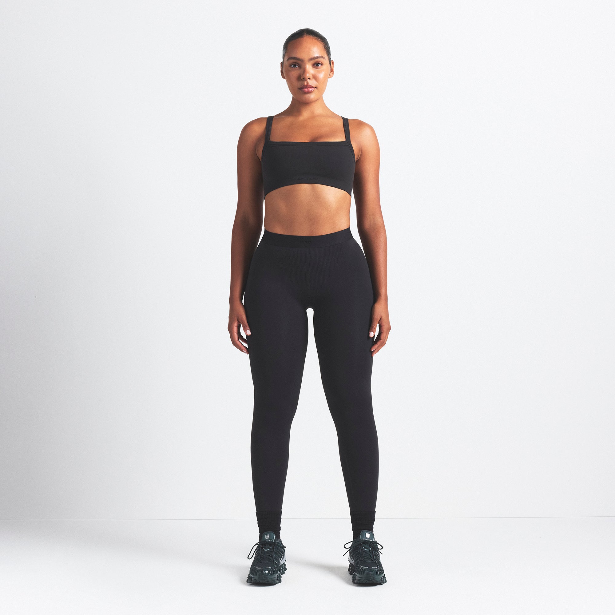 NikeSKIMS VINTAGE SEAMLESS CAMI BRA | OBSIDIAN - Image 5
