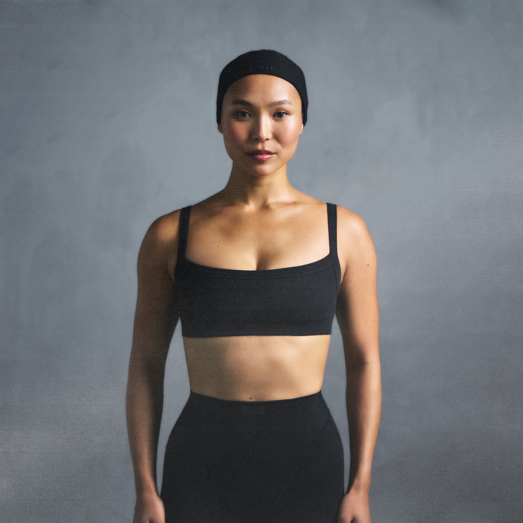 NikeSKIMS VINTAGE SEAMLESS CAMI BRA | OBSIDIAN - Image 7
