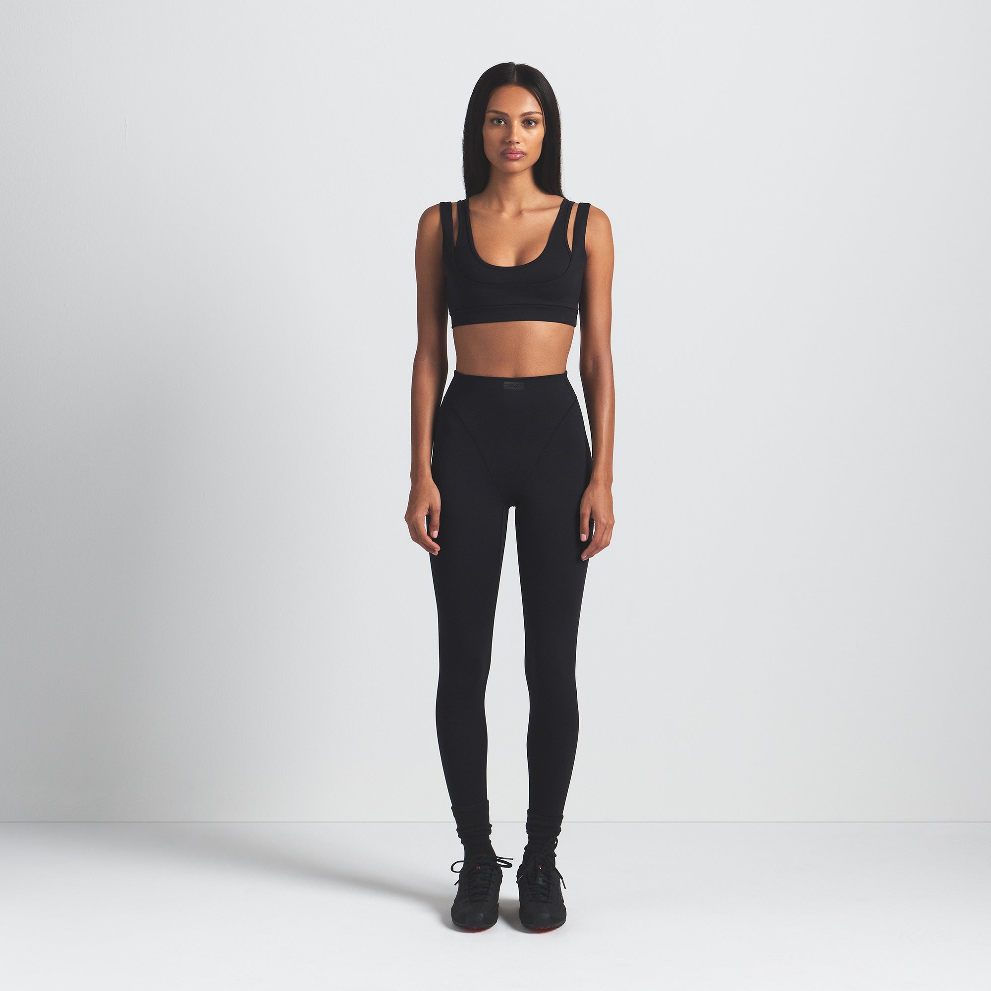 NikeSKIMS MATTE DOUBLE STRAP SCOOP BRA | OBSIDIAN - Image 5